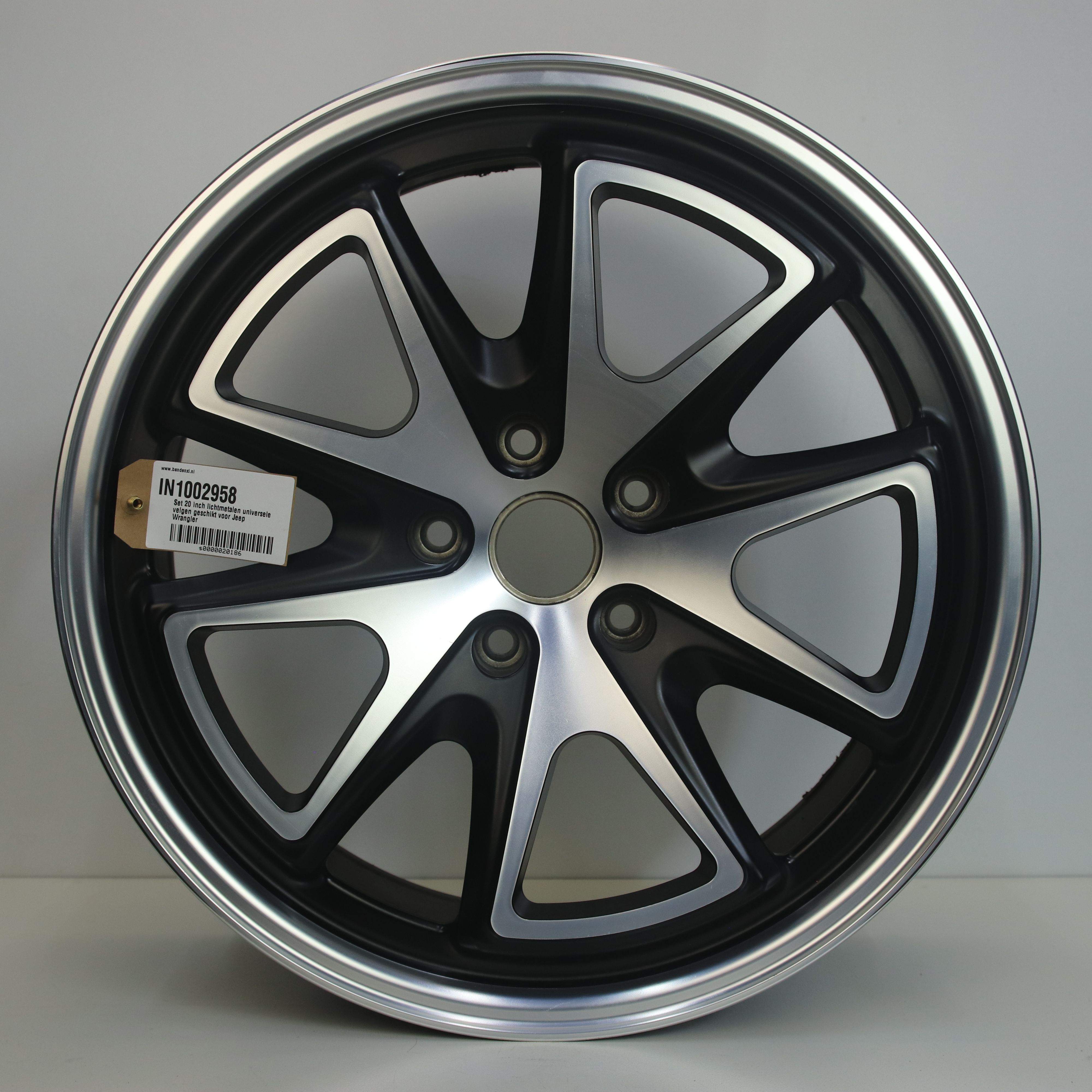 IN1002958 Set 20 inch lichtmetalen universele velgen geschikt voor Jeep Wrangler 9.00X20 5X127 ET25.0 NB71.60 Mat zwart gepolijst