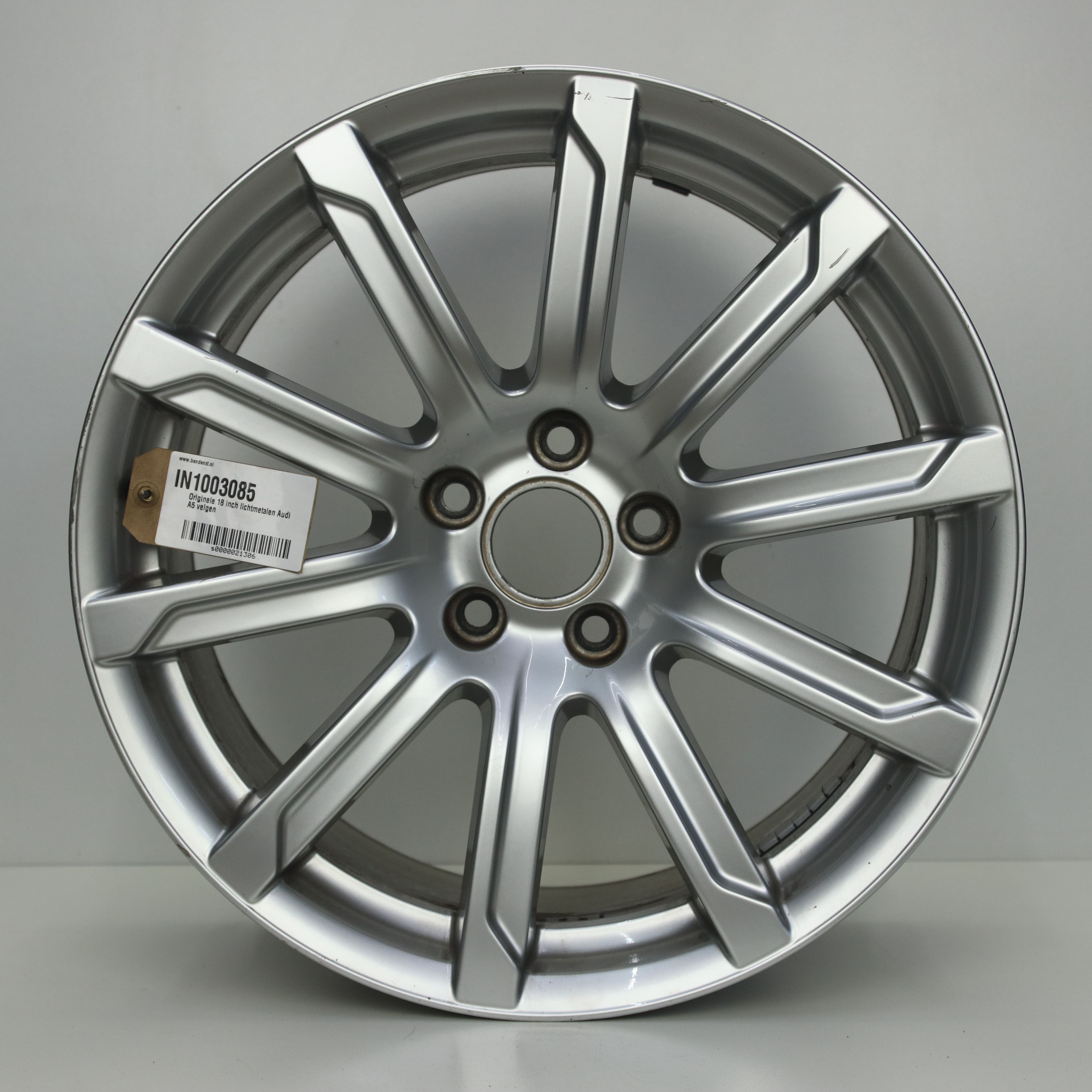 IN1003085 Originele 18 inch lichtmetalen Audi A5 velgen 8.50X18 5X112 ET29.0 NB66.60 Zilver