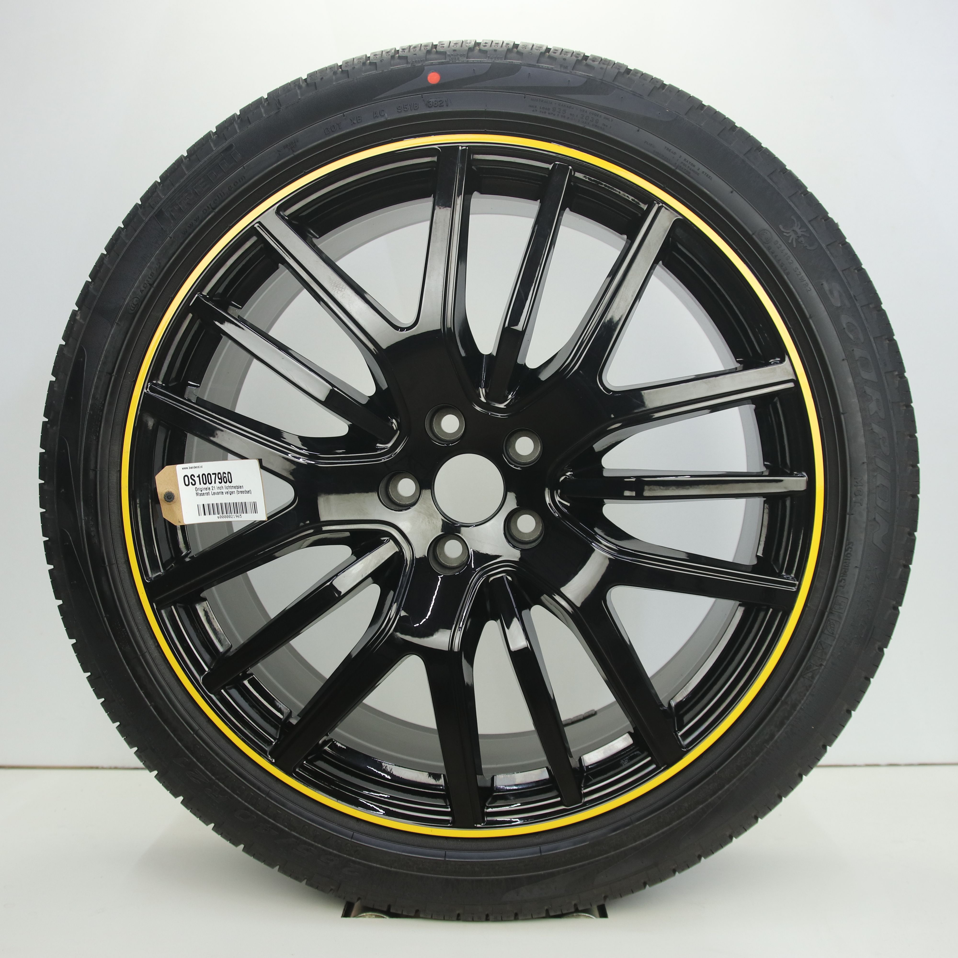 OS1007960 Originele 21 inch lichtmetalen Maserati Levante velgen (breedset) 9.00X21 5X114.3 ET40.5 NB67.10 Zwart met gele rand