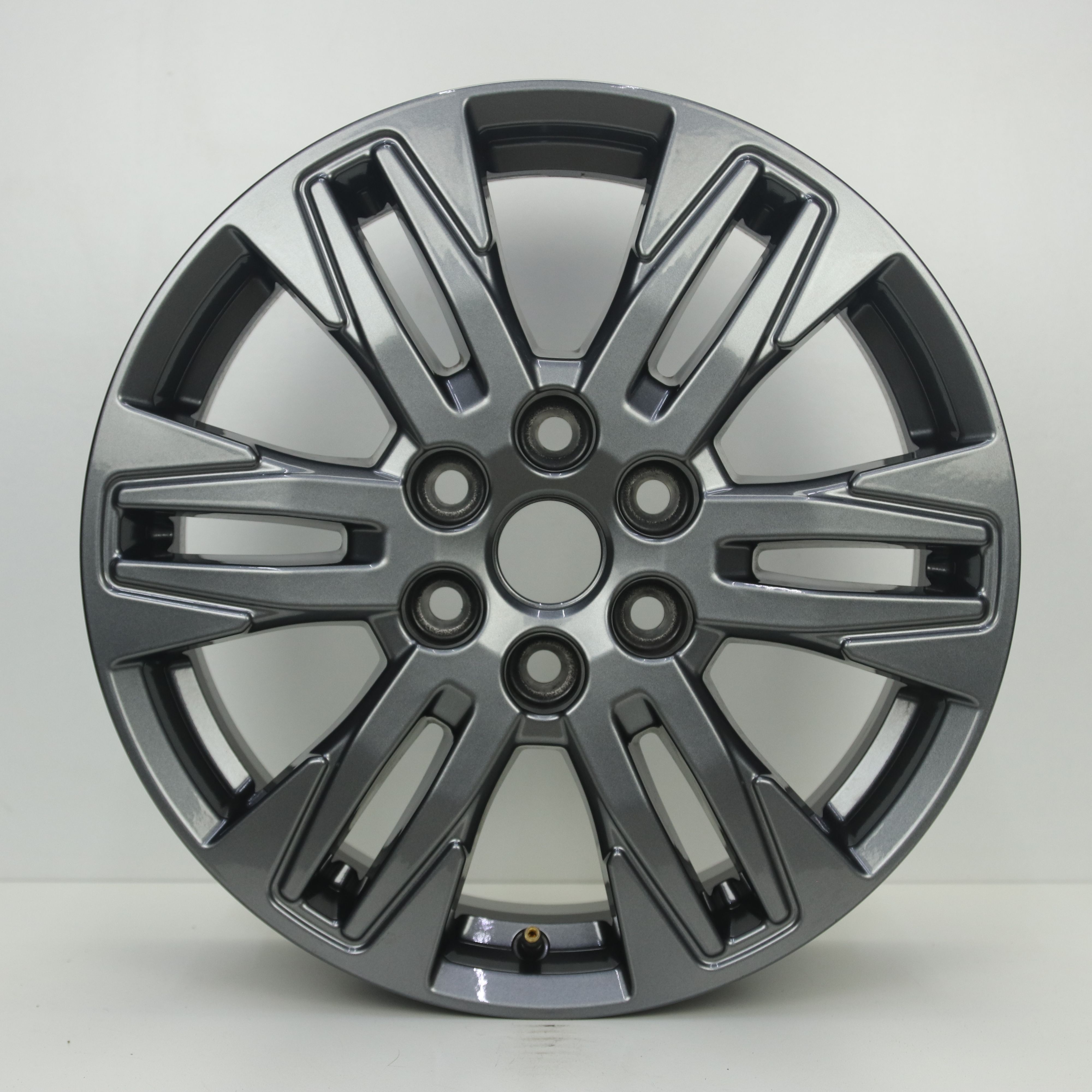 OS1007808 Originele 16 inch lichtmetalen Ford Custom velgen 6.50X16 6X120 ET50.0 NB74.60 Zilver