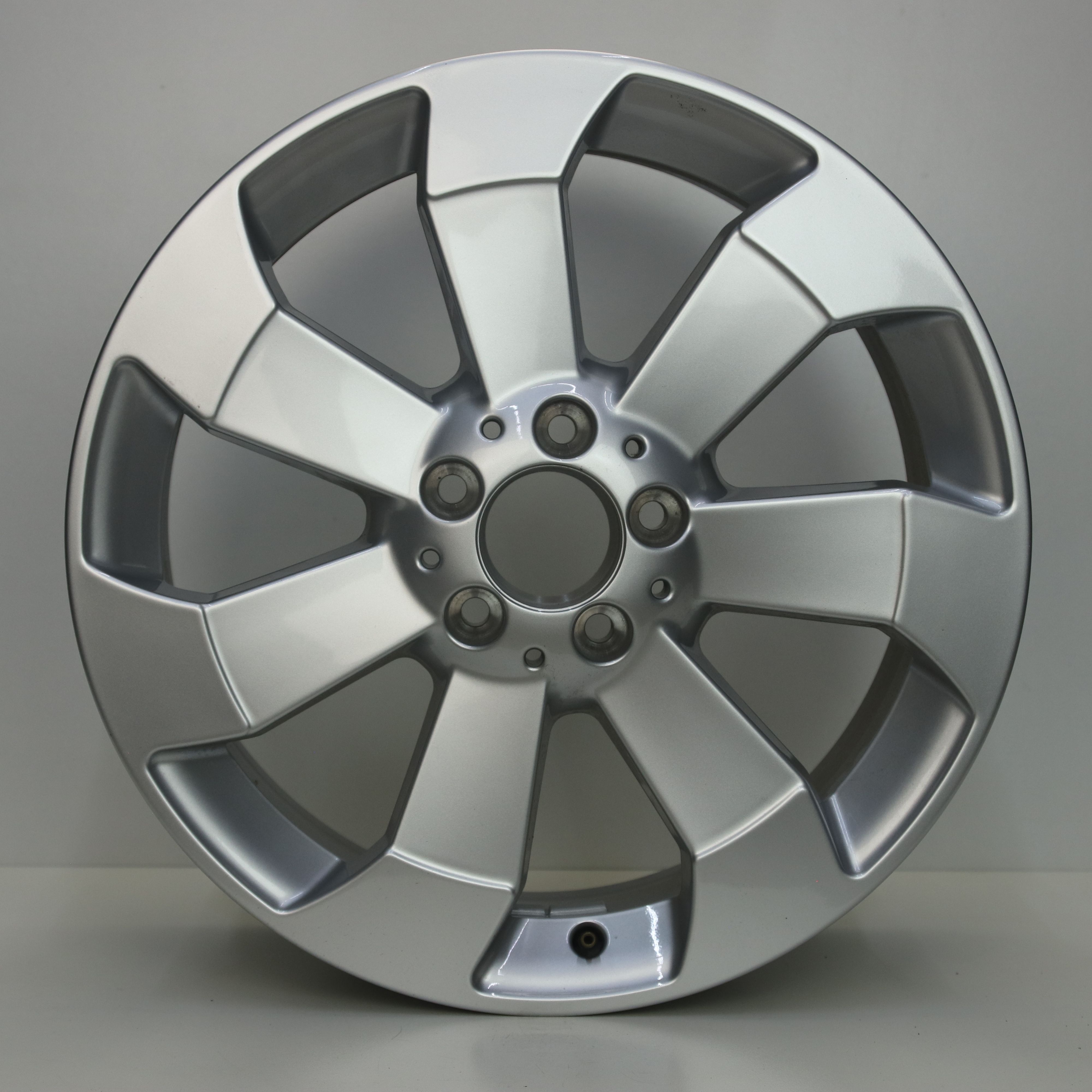 OS1007349 Originele 18 inch lichtmetalen Mercedes-Benz ML-klasse velgen 8.00X18 5X112 ET56.5 NB66.60 Zilver