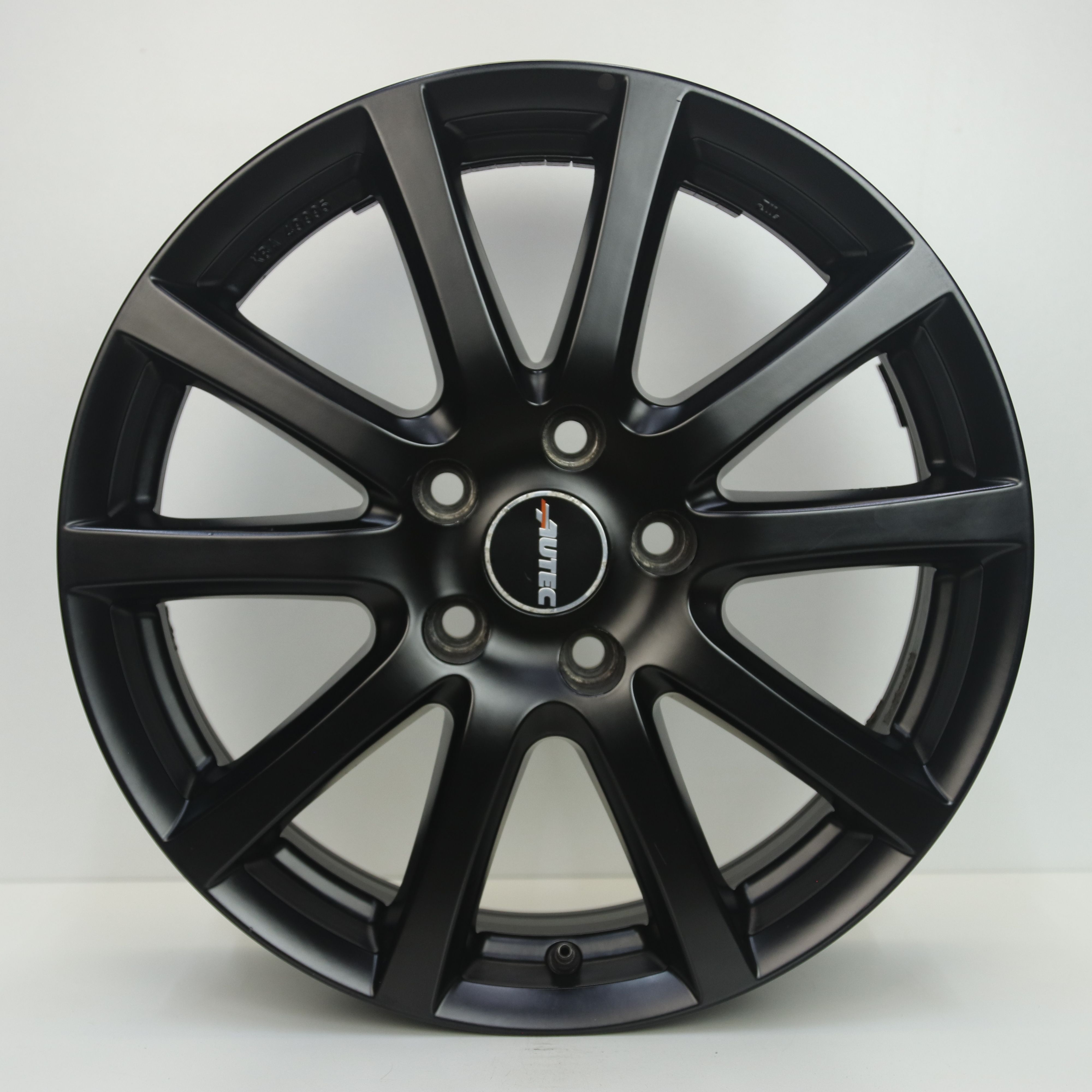 OS1006920 Set 17 inch lichtmetalen Autec velgen 7.00X17 5X114.3 ET40.0 NB70.00 Mat zwart