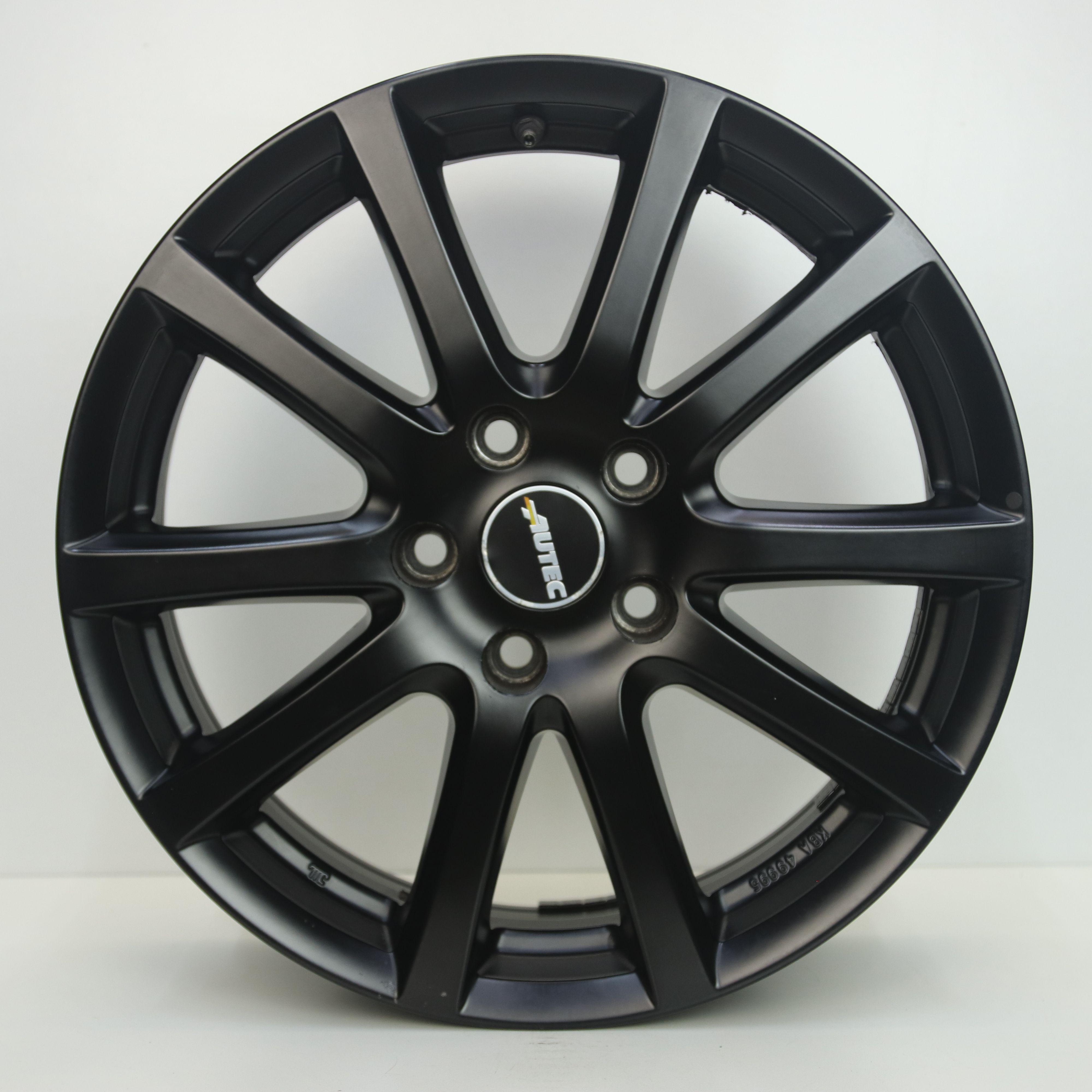 OS1006920 Set 17 inch lichtmetalen Autec velgen 7.00X17 5X114.3 ET40.0 NB70.00 Mat zwart