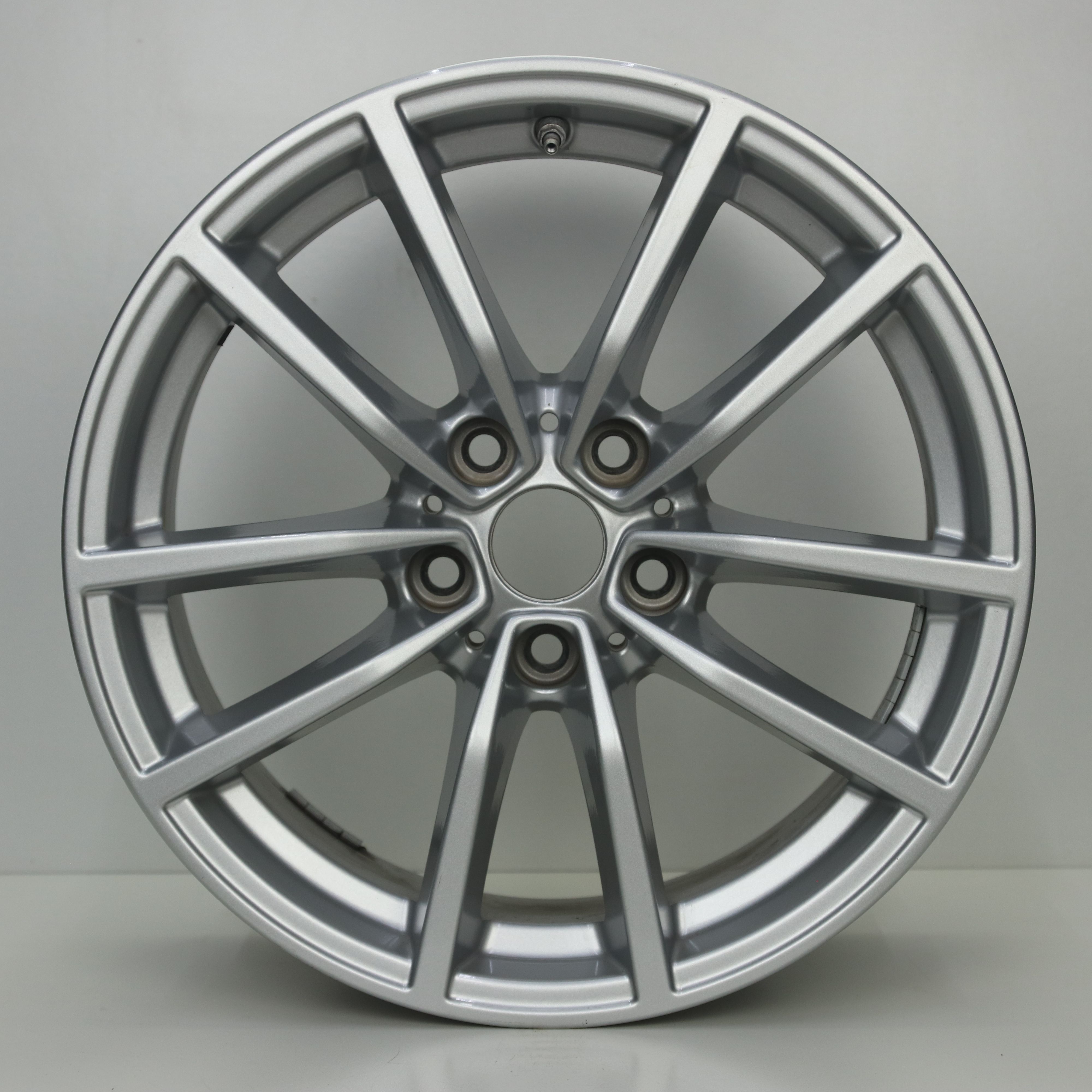IN1003082 Originele 17 inch lichtmetalen BMW 3-serie styling 778 velgen 7.50X17 5X112 ET30.0 NB66.60 Zilver
