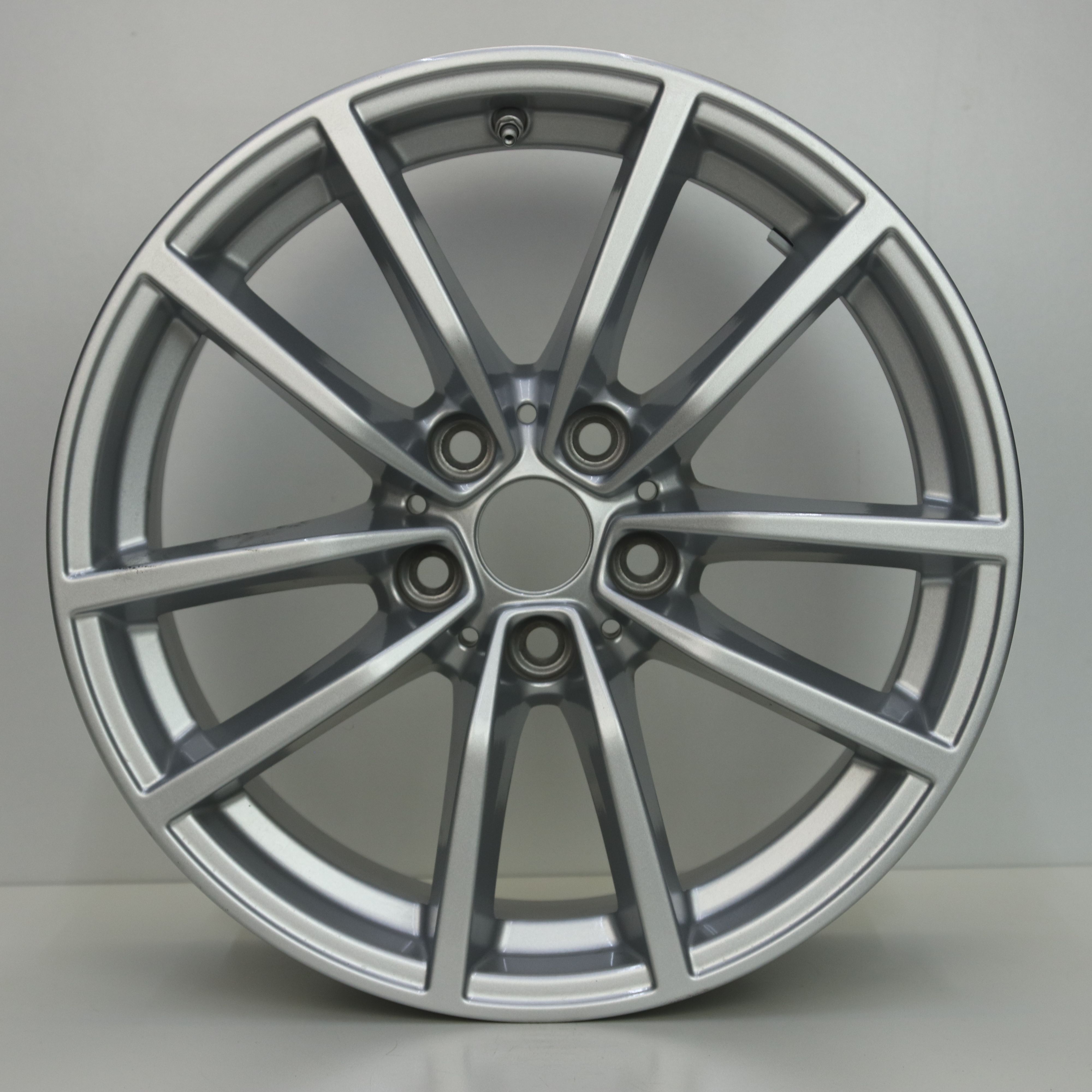 OS1007312 Originele 17 inch lichtmetalen BMW 3-serie styling 778 velgen 7.50X17 5X112 ET30.0 NB66.60 Zilver