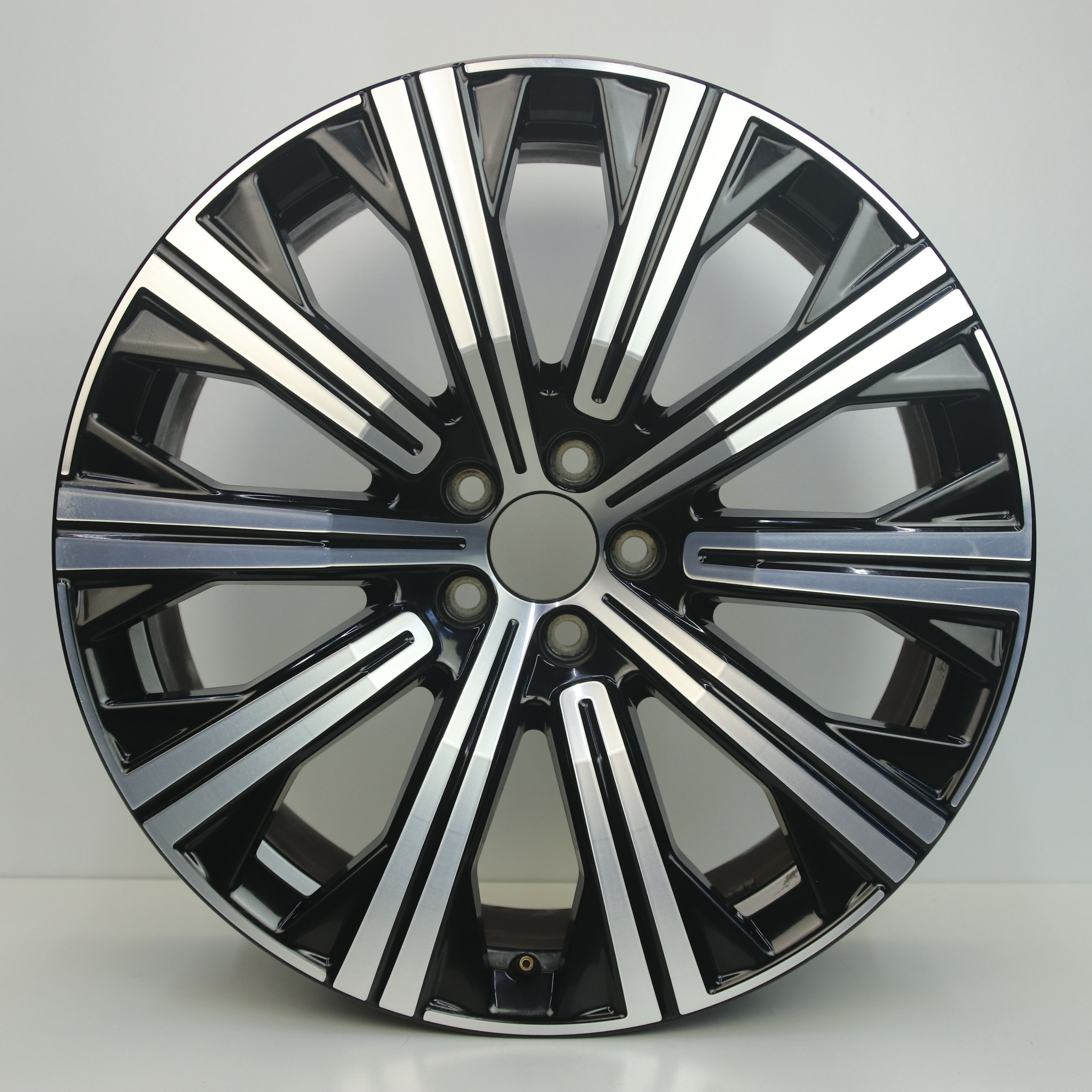 OS1007225 Originele 20 inch lichtmetalen Volvo XC90 velgen 9.00X20 5X108 ET38.5 NB63.40 Zwart gepolijst