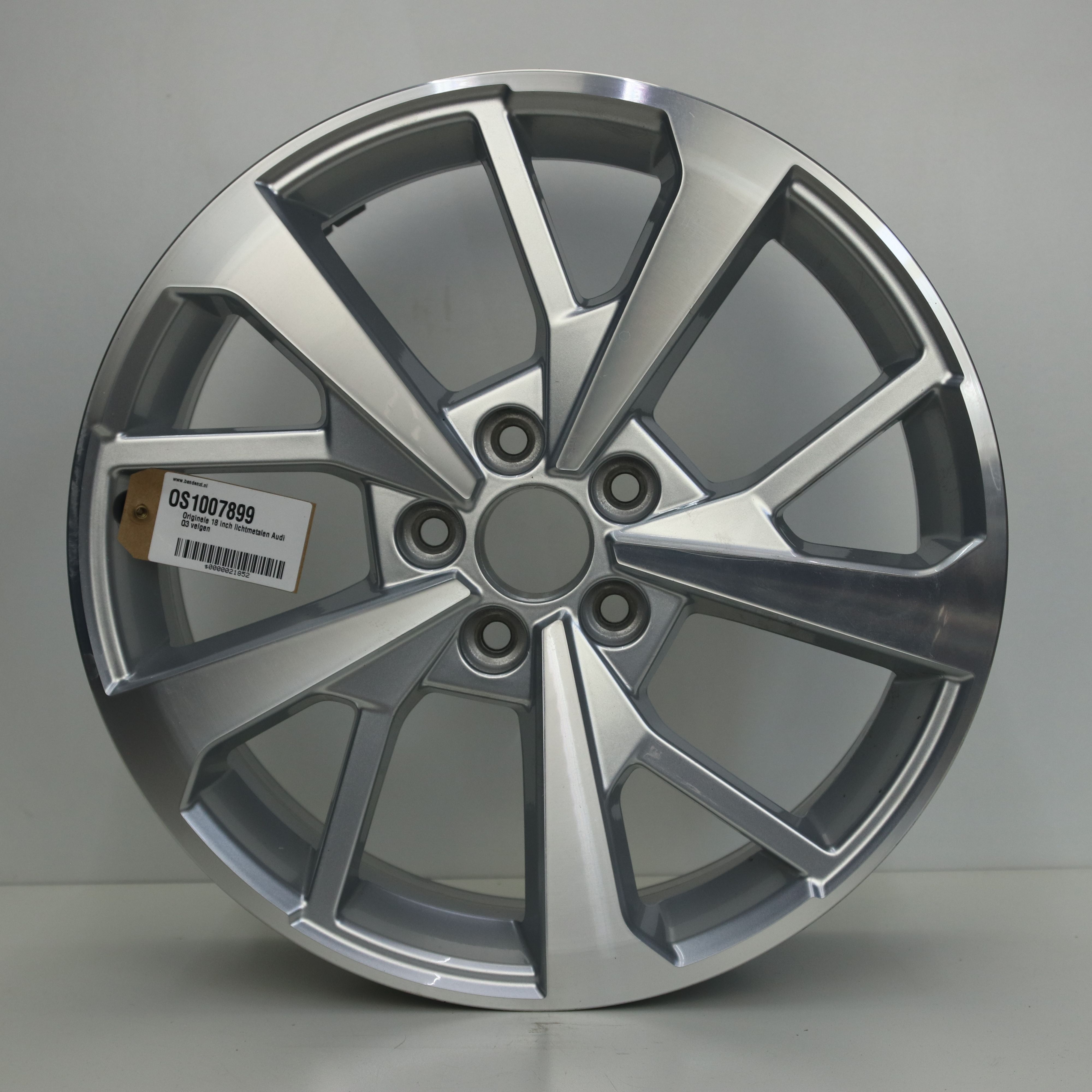 OS1007899 Originele 18 inch lichtmetalen Audi Q3 velgen 7.00X18 5X112 ET43.0 NB57.10 Zilver gepolijst