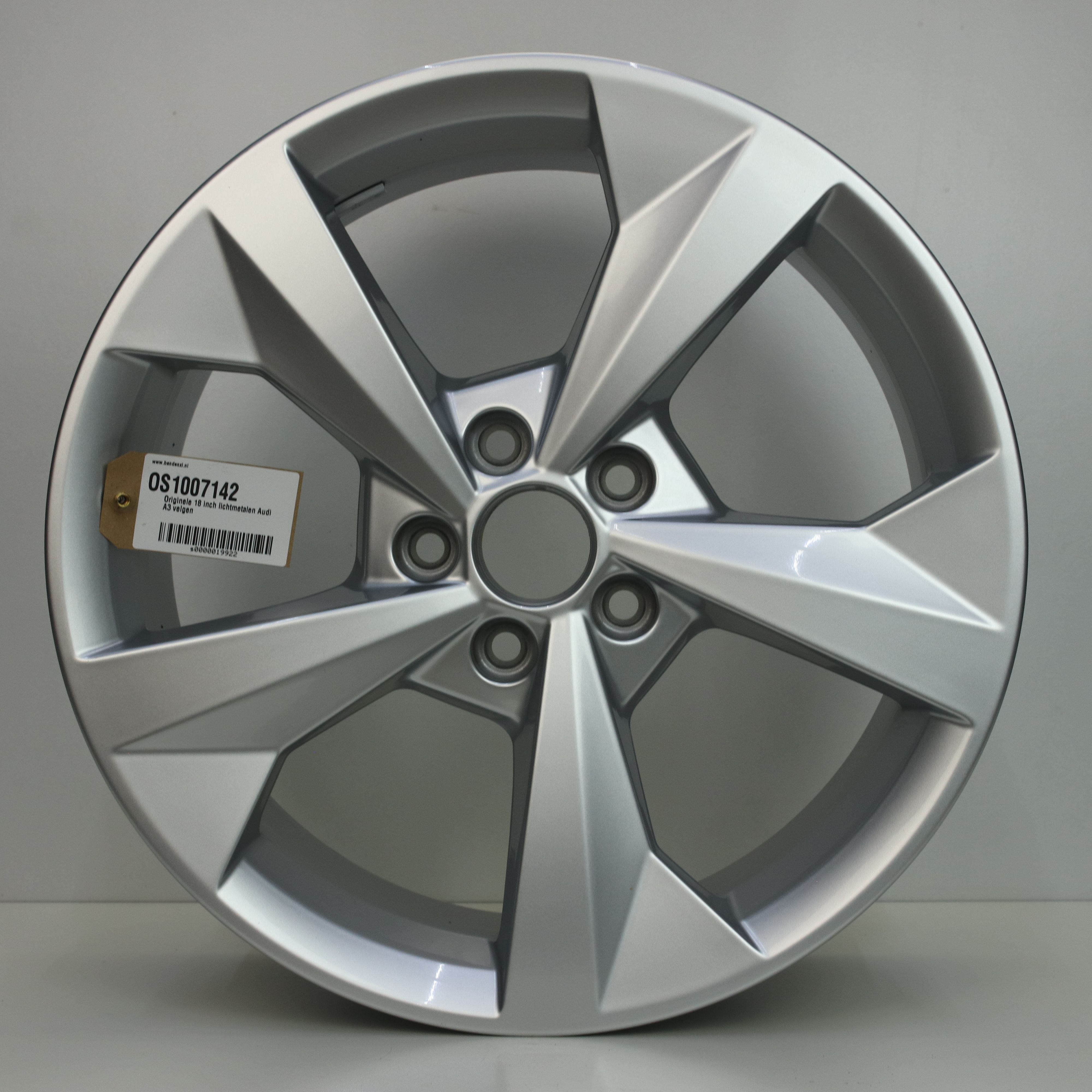 OS1007142 Originele 18 inch lichtmetalen Audi A3 velgen 8.00X18 5X112 ET46.0 NB57.10 Zilver