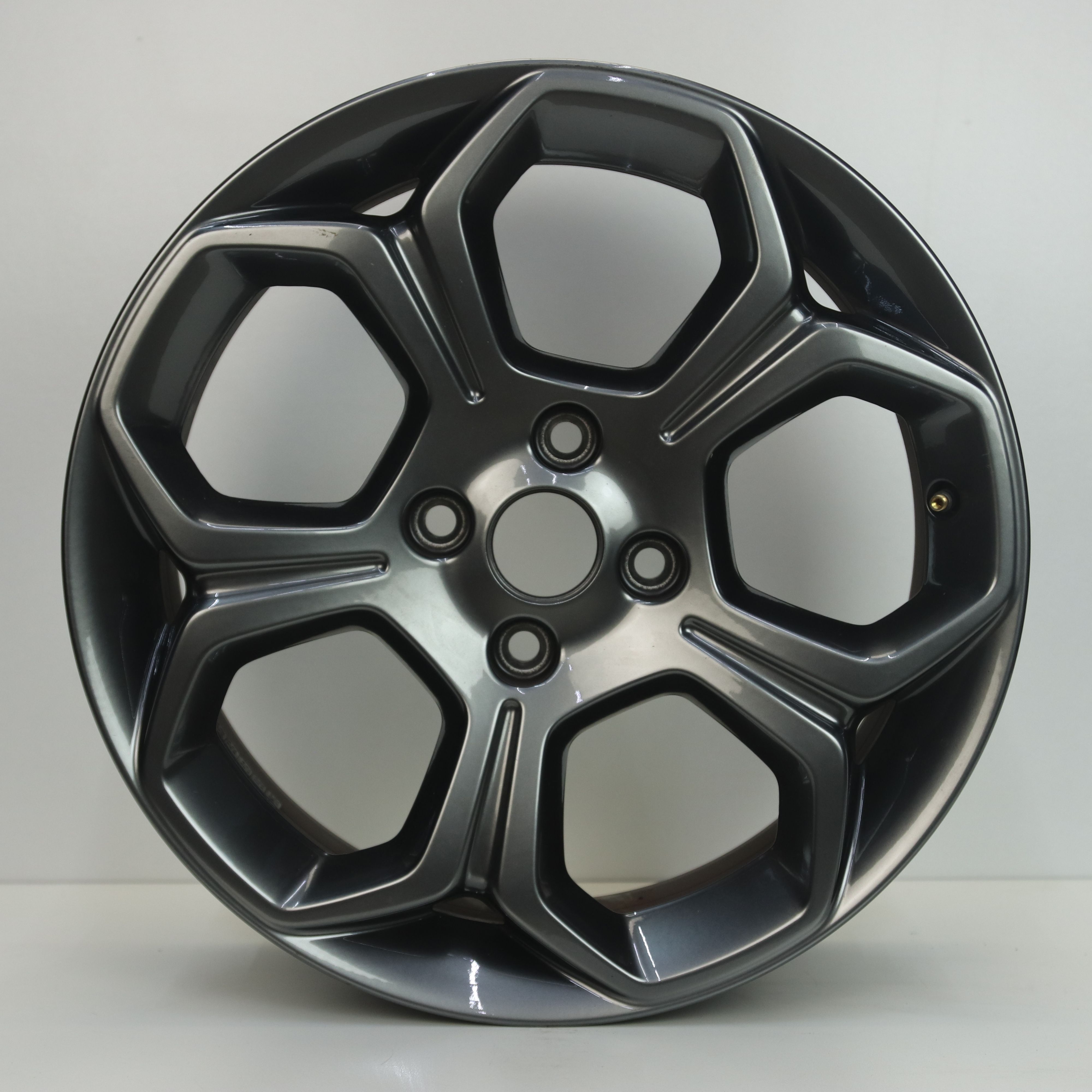 IN1002839 Originele 17 inch lichtmetalen Ford Fiesta velgen 7.00X17 4X108 ET37.5 NB63.40 Antraciet
