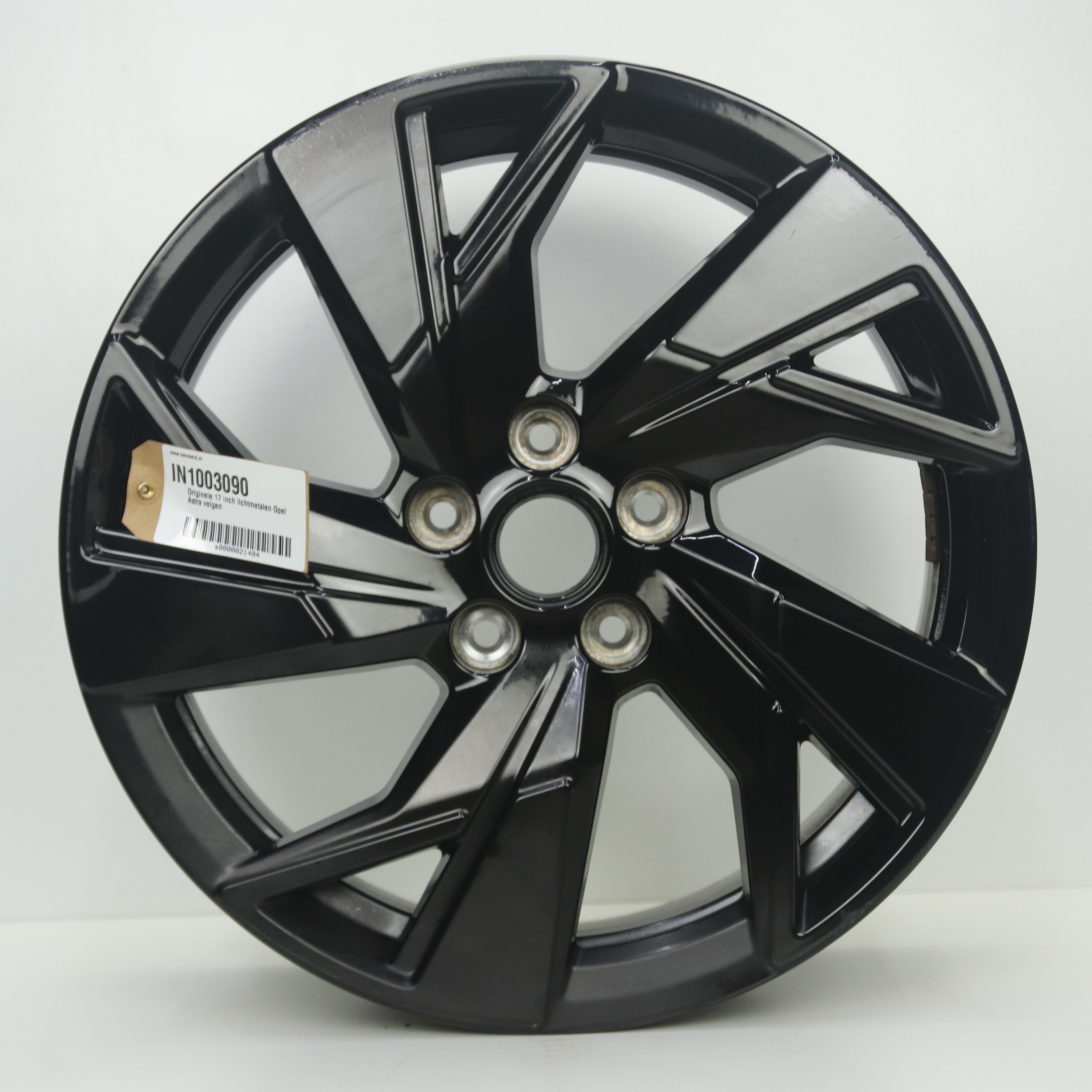 IN1003090 Originele 17 inch lichtmetalen Opel Astra velgen 7.50X17 5X108 ET44.0 NB65.10 Zwart