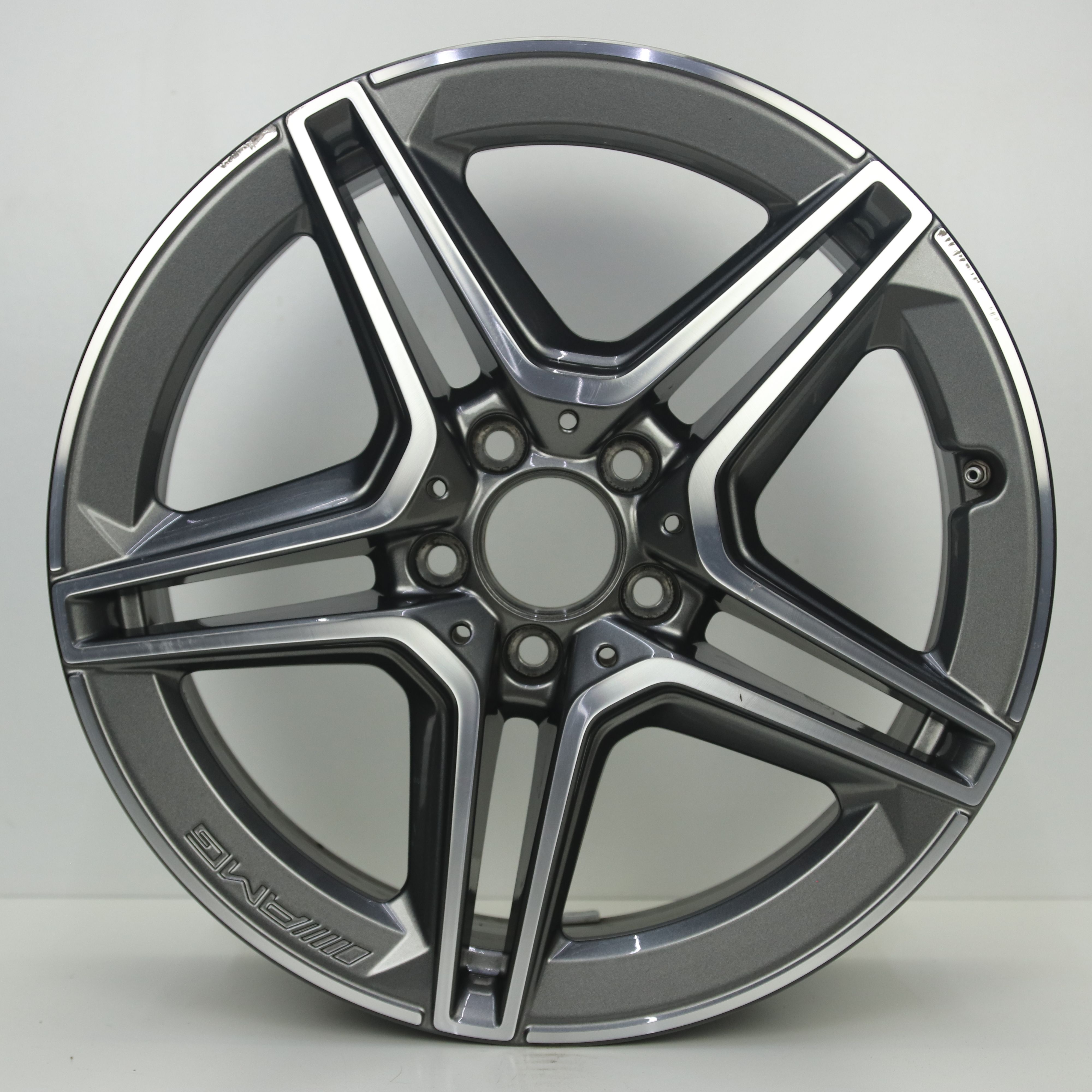 OS1007769 Originele 18 inch lichtmetalen Mercedes-Benz A-klasse AMG velgen 7.50X18 5X112 ET49.0 NB66.60 Antraciet Gepolijst