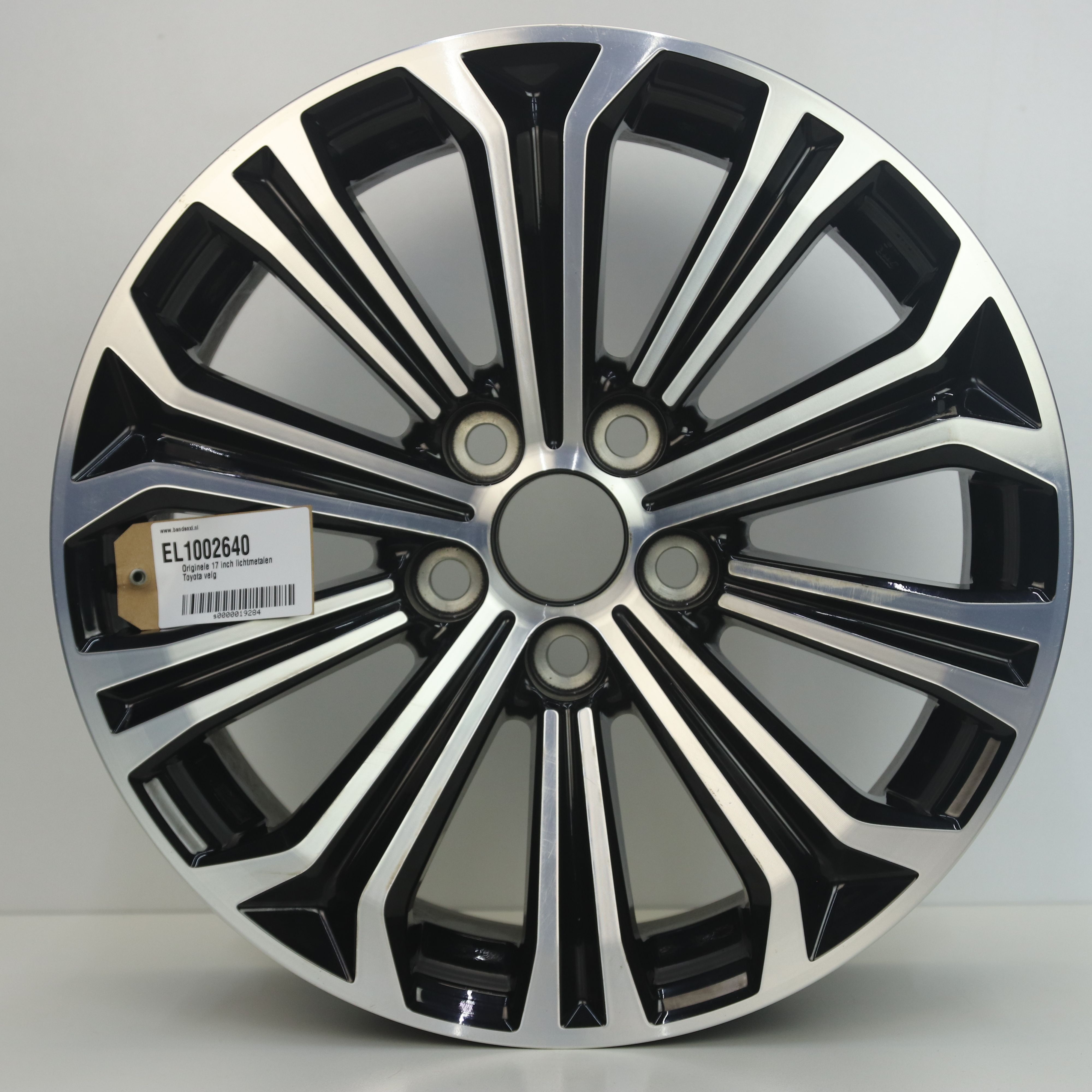 EL1002640 Originele 17 inch lichtmetalen Toyota velg 7.50X17 5X114.3 ET40.0 NB60.10 Zwart Gepolijst