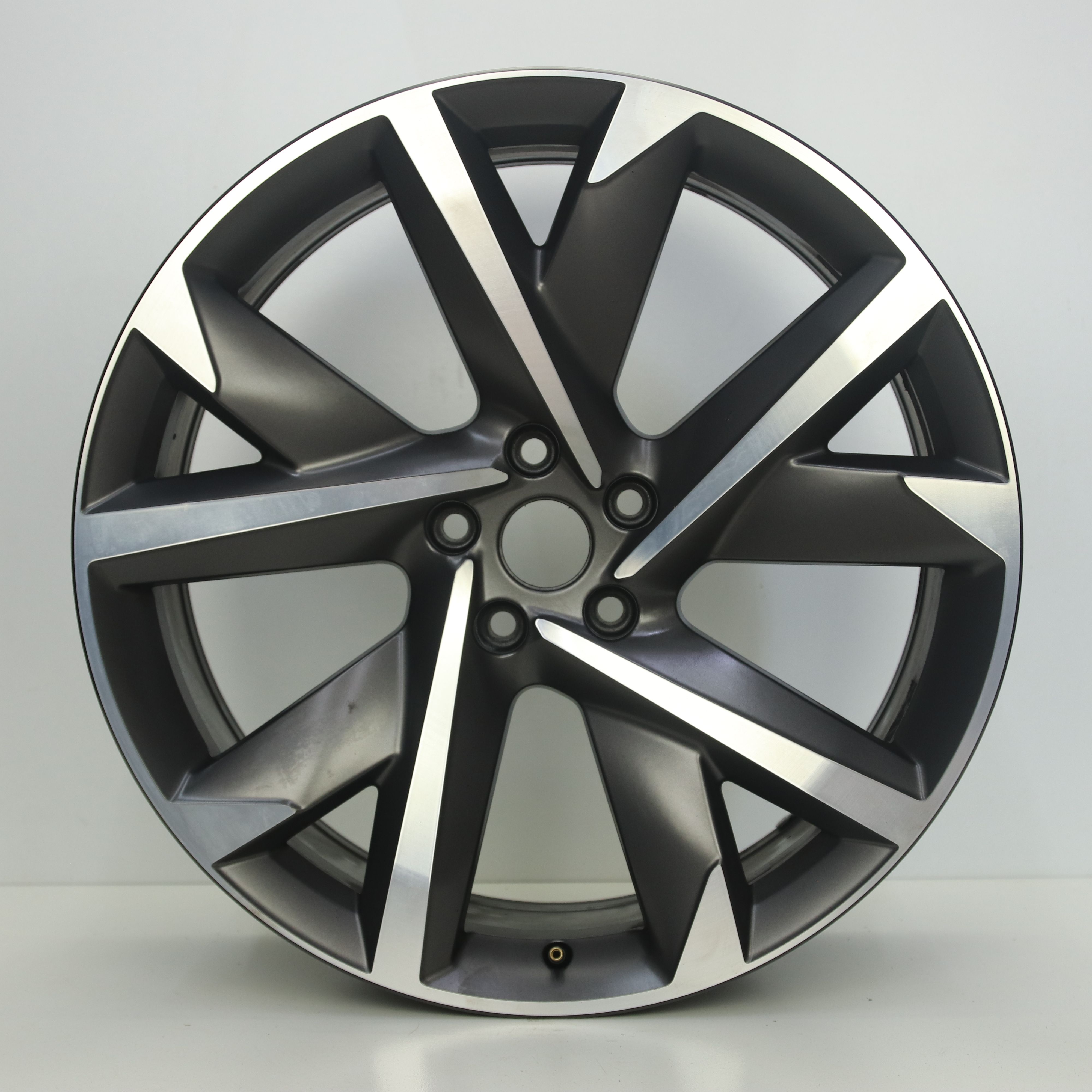 IN1003182 Originele 20 inch lichtmetalen Seat Tarraco velgen 8.50X20 5X112 ET38.0 NB57.10 Mat antraciet gepolijst