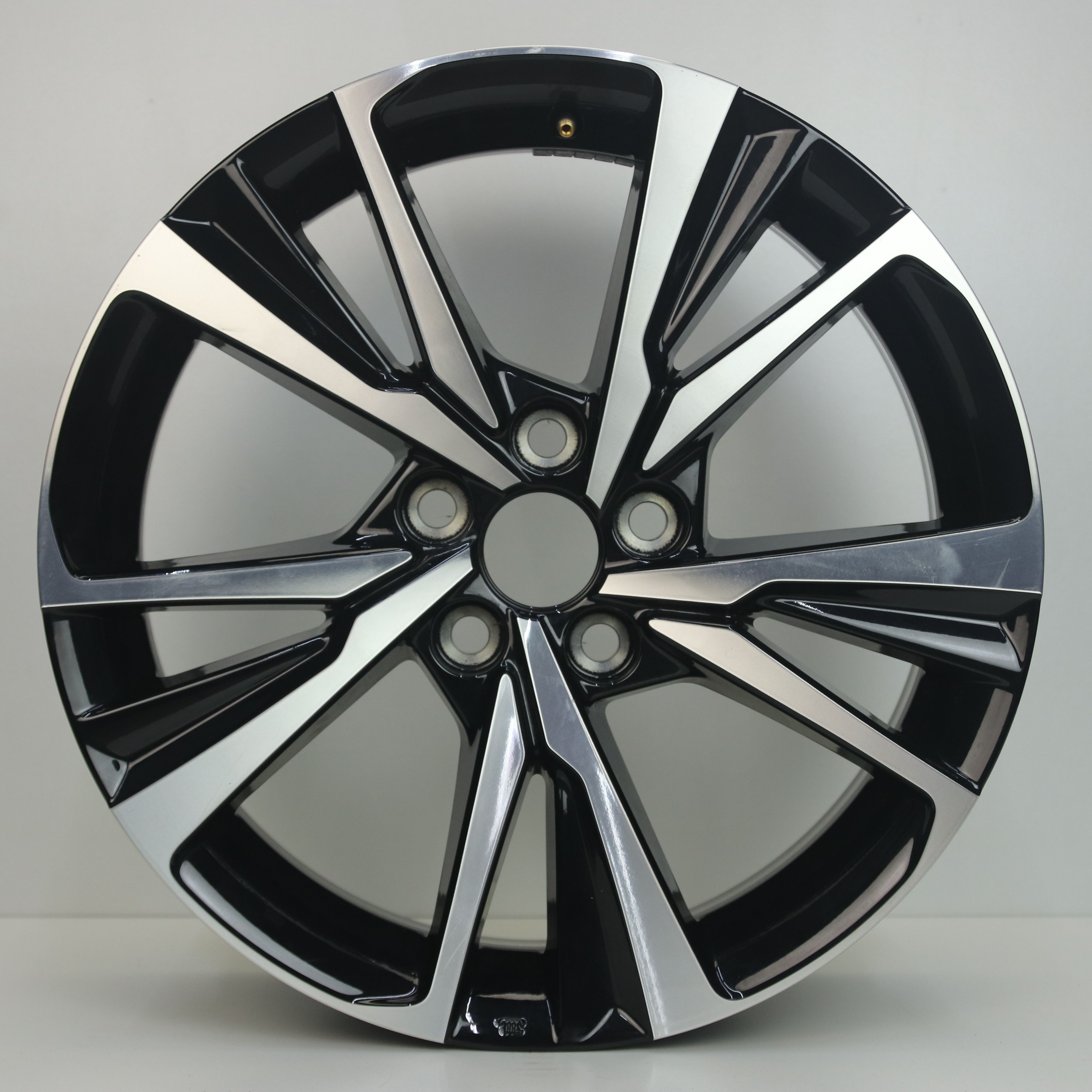 OS1006441 Originele 18 inch lichtmetalen Toyota velgen 7.00X18 5X114.3 ET35.0 NB60.10 Zwart gepolijst