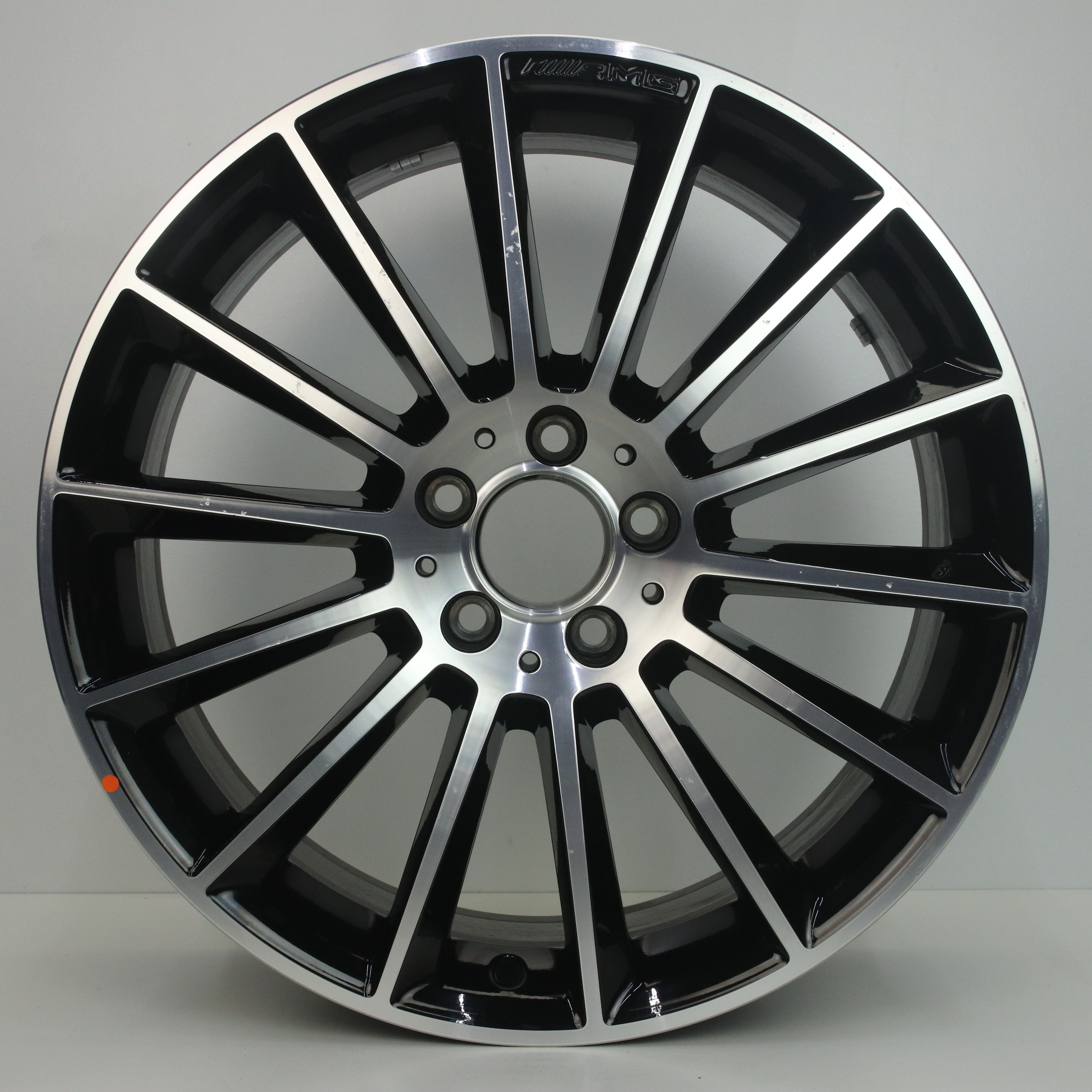 OS1004973 Originele 19 inch lichtmetalen Mercedes-Benz CLA-klasse AMG velgen 8.50X19 5X112 ET55.2 NB66.60 Zwart gepolijst