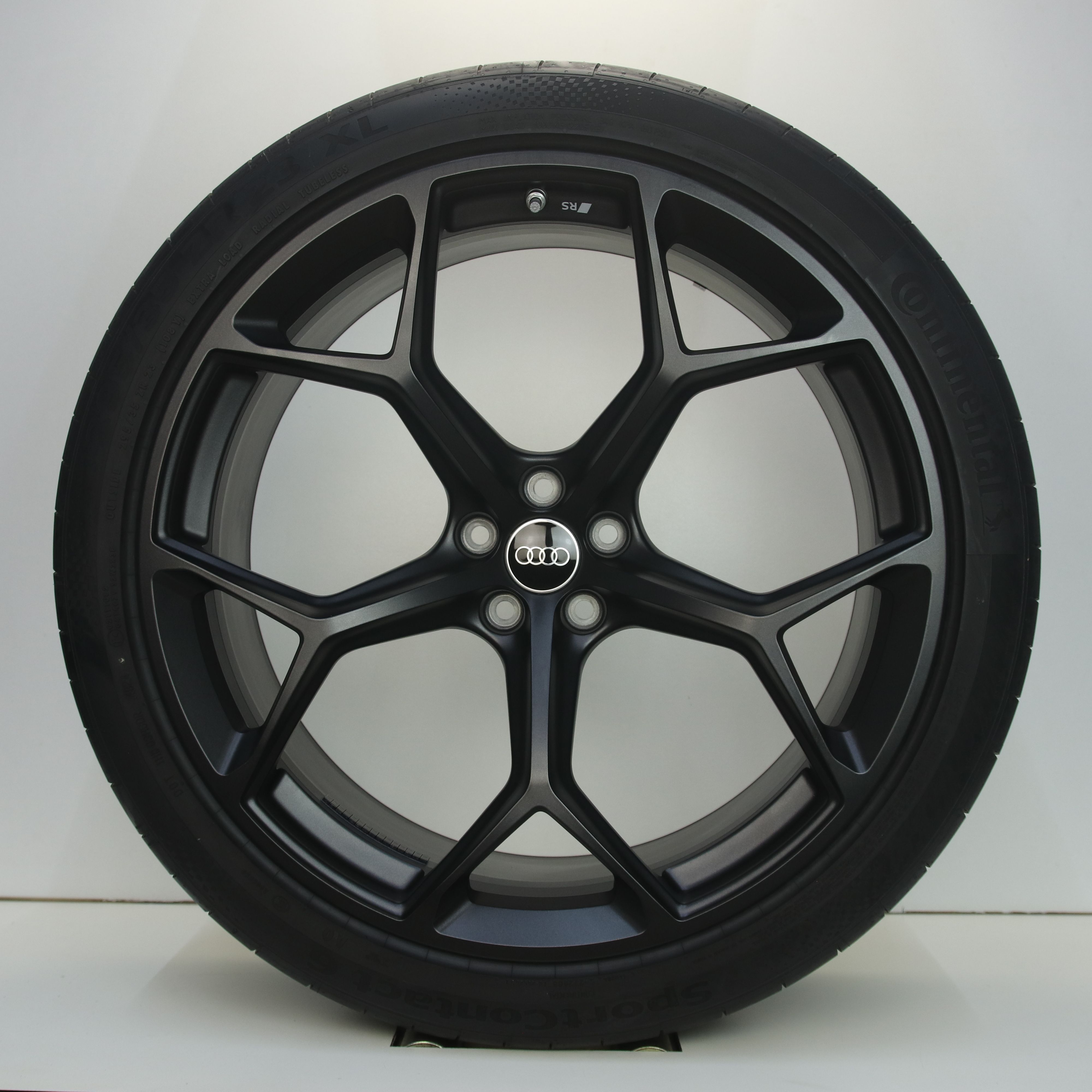 IN1003024 Originele 23 inch lichtmetalen Audi RS Q8 velgen 10.50X23 5X112 ET18.0 NB66.60 Mat zwart
