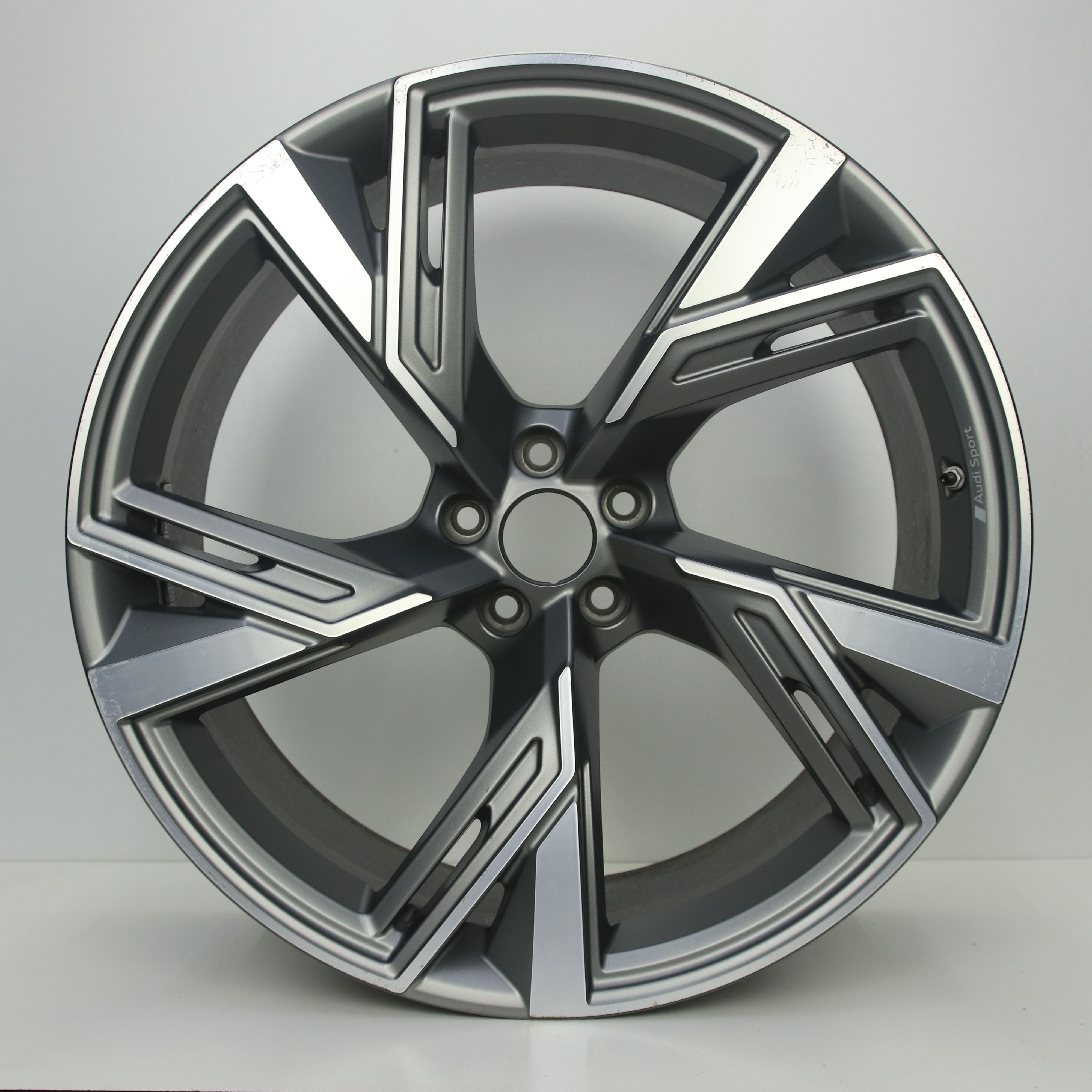 OS1007696 Originele 22 inch lichtmetalen Audi RS6/RS7 velgen 10.50X22 5X112 ET19.0 NB66.60 Antraciet gepolijst