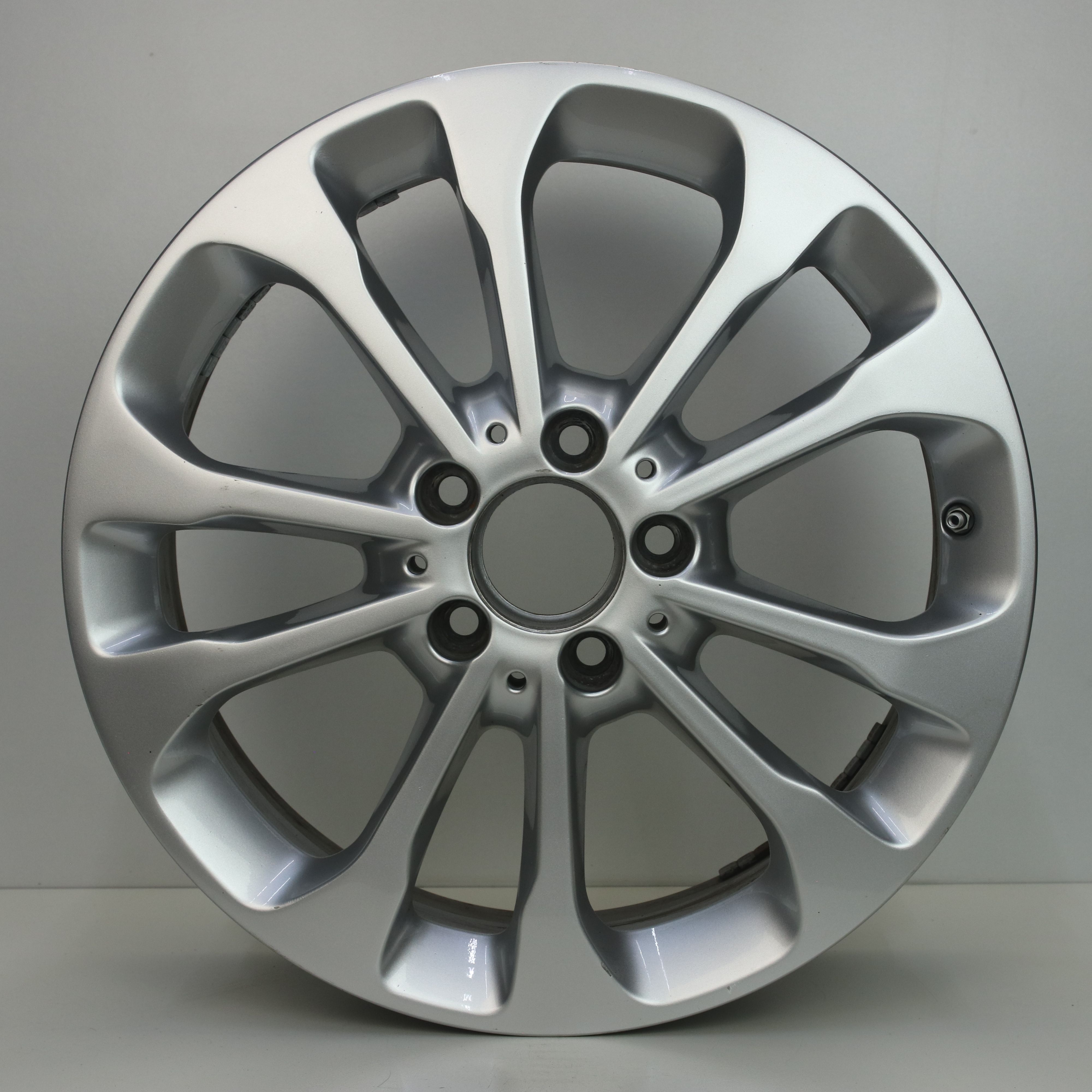 IN1002929 Originele 17 inch lichtmetalen Mercedes-Benz GLA velgen 6.50X17 5X112 ET38.0 NB66.60 Zilver