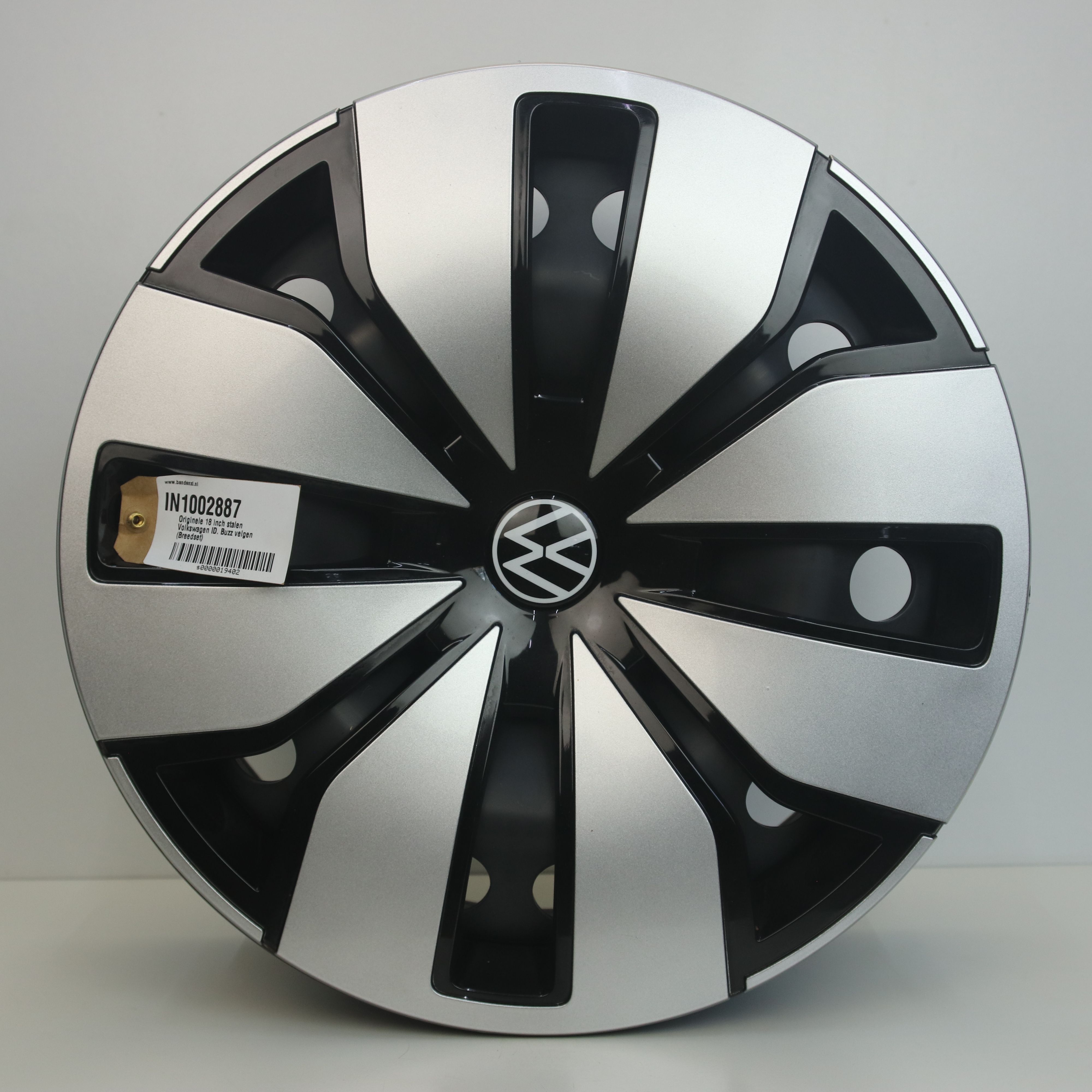 IN1002887 Originele 18 inch stalen Volkswagen ID. Buzz velgen (Breedset) 8.00X18 5X112 ET45.0 NB57.10 Zwart