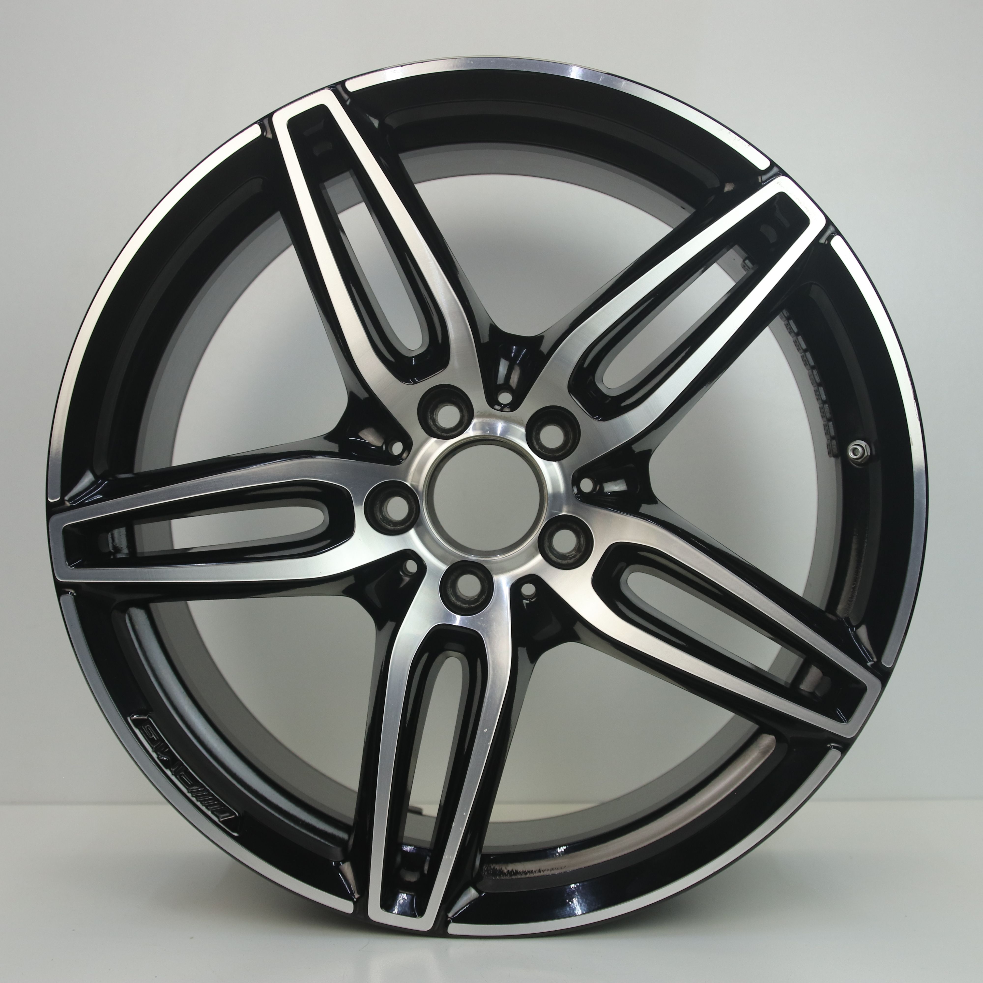 OS1007590 Originele 19 inch lichtmetalen Mercedes-Benz E-klasse AMG velgen (Breedset) 8.00X19 5X112 ET43.0 NB66.60 Zwart gepolijst
