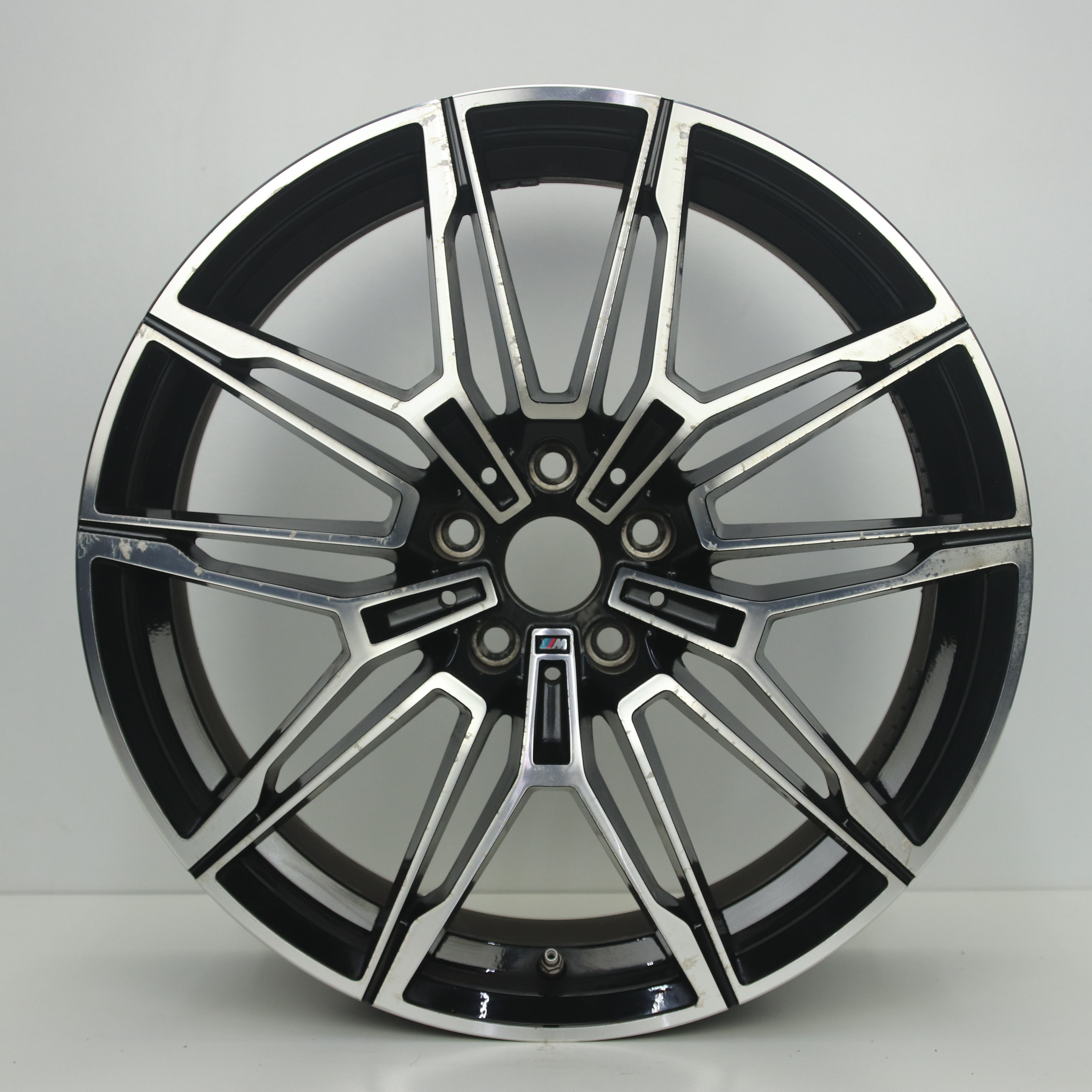 IN1003178 Set 19 inch lichtmetalen Universele velgen (breedset) 8.00X19 5X112 ET30.0 NB66.40 Zwart gepolijst