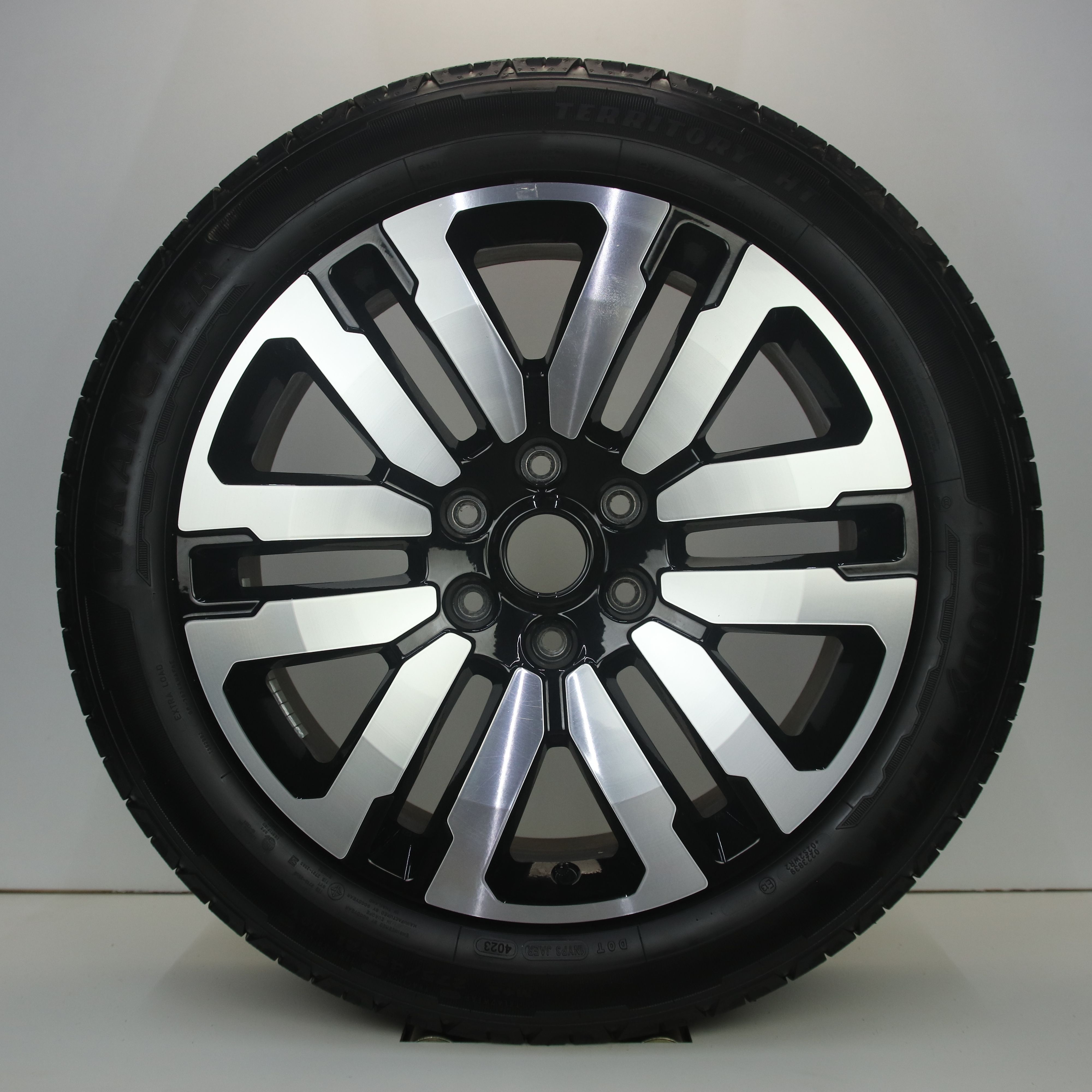 OS1007627 Originele 21 inch lichtmetalen Volkswagen Amarok velgen 8.50X21 6X139.7 ET50.0 NB93.10 Zwart gepolijst