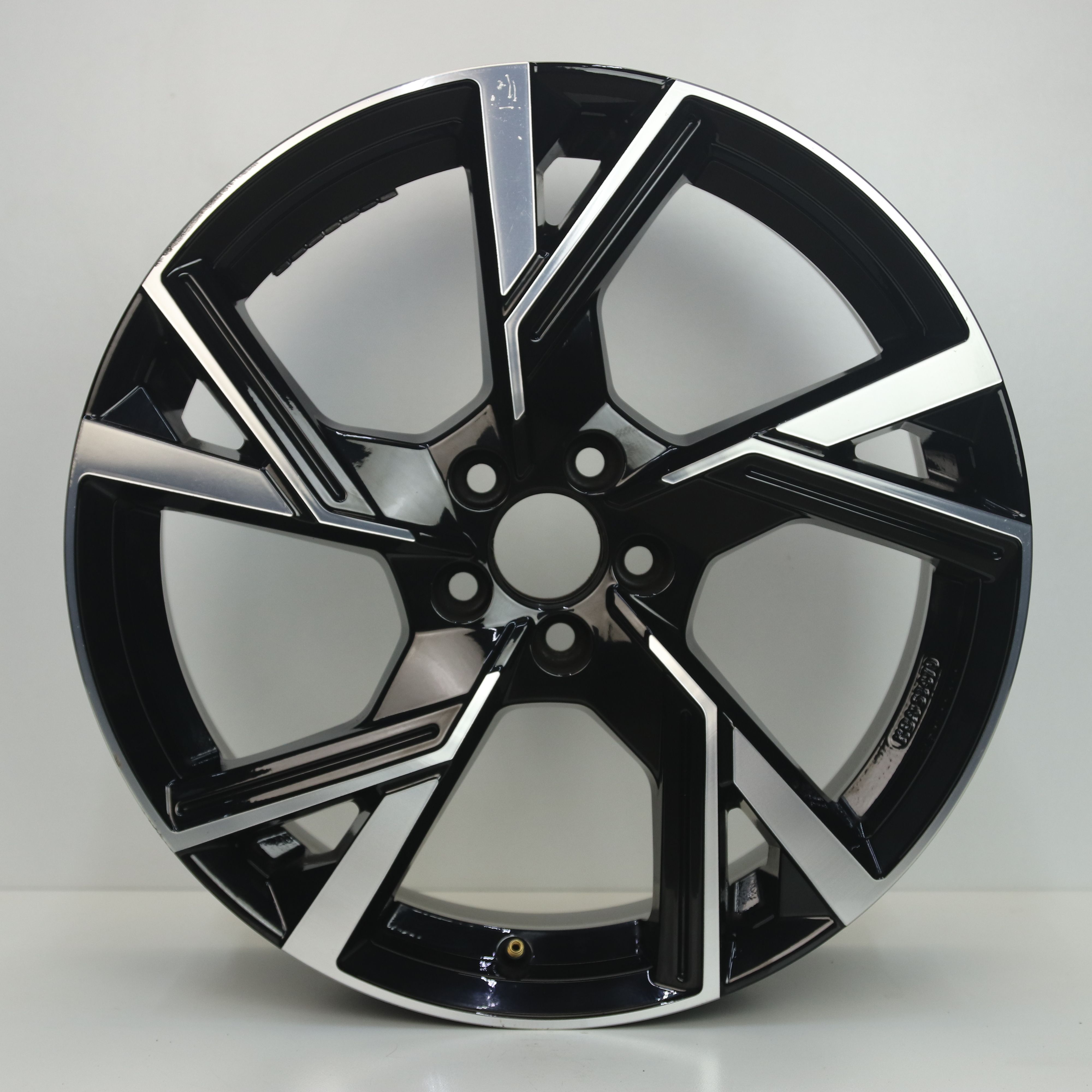 IN1003029 Set 18 inch lichtmetalen GMP Angel velgen 7.50X18 5X100 ET40.0 NB57.10 Zwart gepolijst