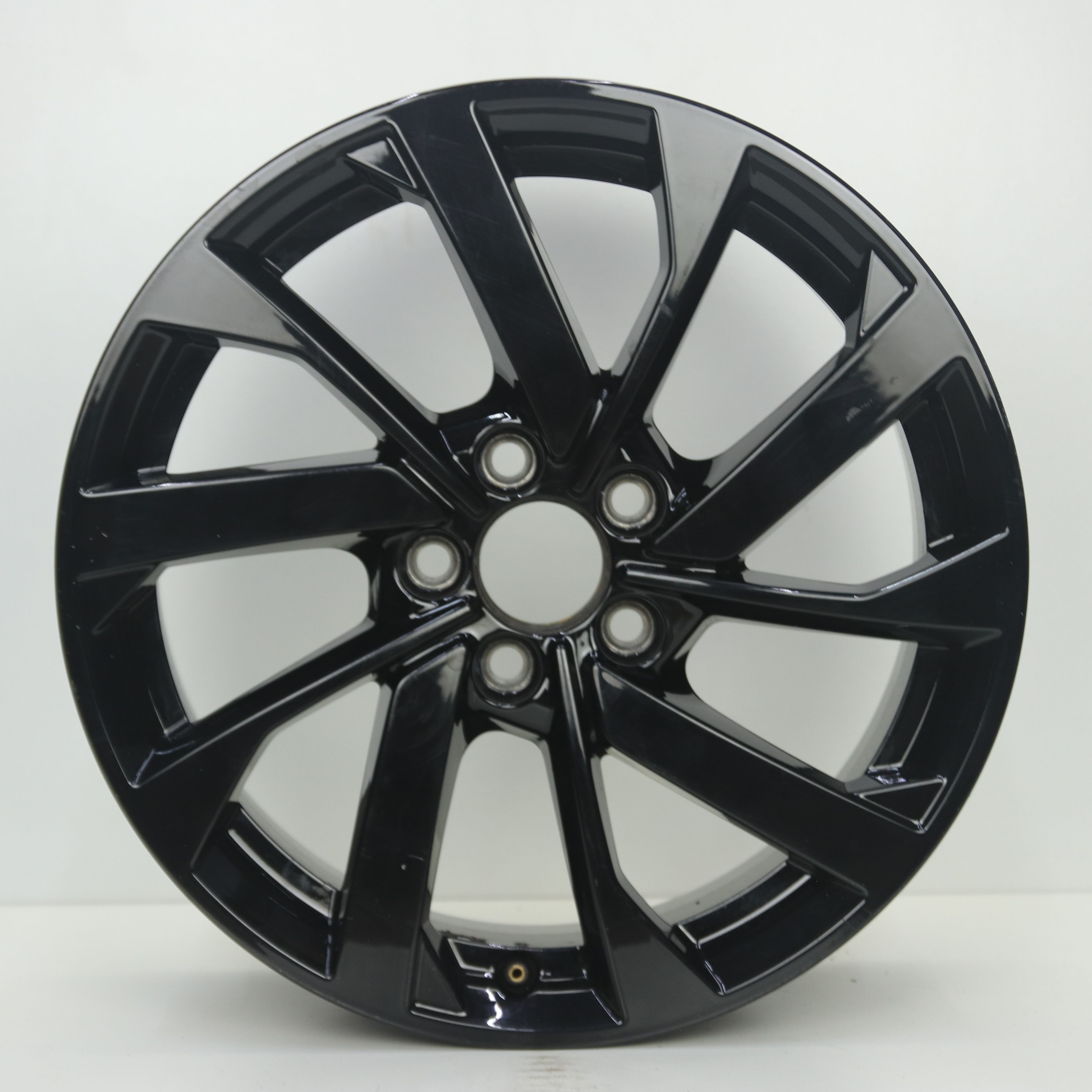 OS1007903 Originele 16 inch lichtmetalen Audi A1 velgen 6.50X16 5X100 ET40.0 NB57.10 Zwart