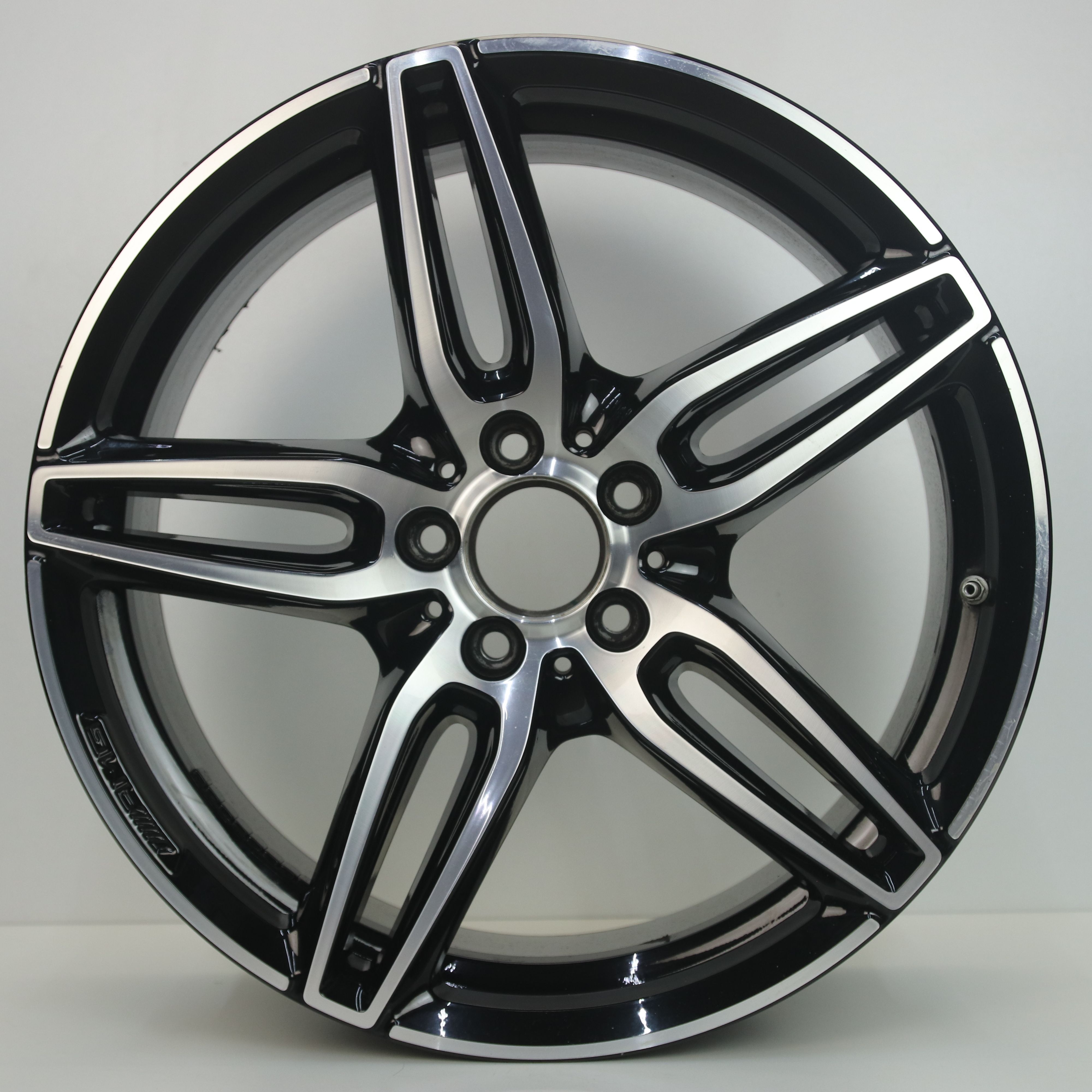 OS1007567 Originele 19 inch lichtmetalen Mercedes-Benz E-klasse AMG velgen (Breedset) 8.00X19 5X112 ET43.0 NB66.60 Zwart gepolijst