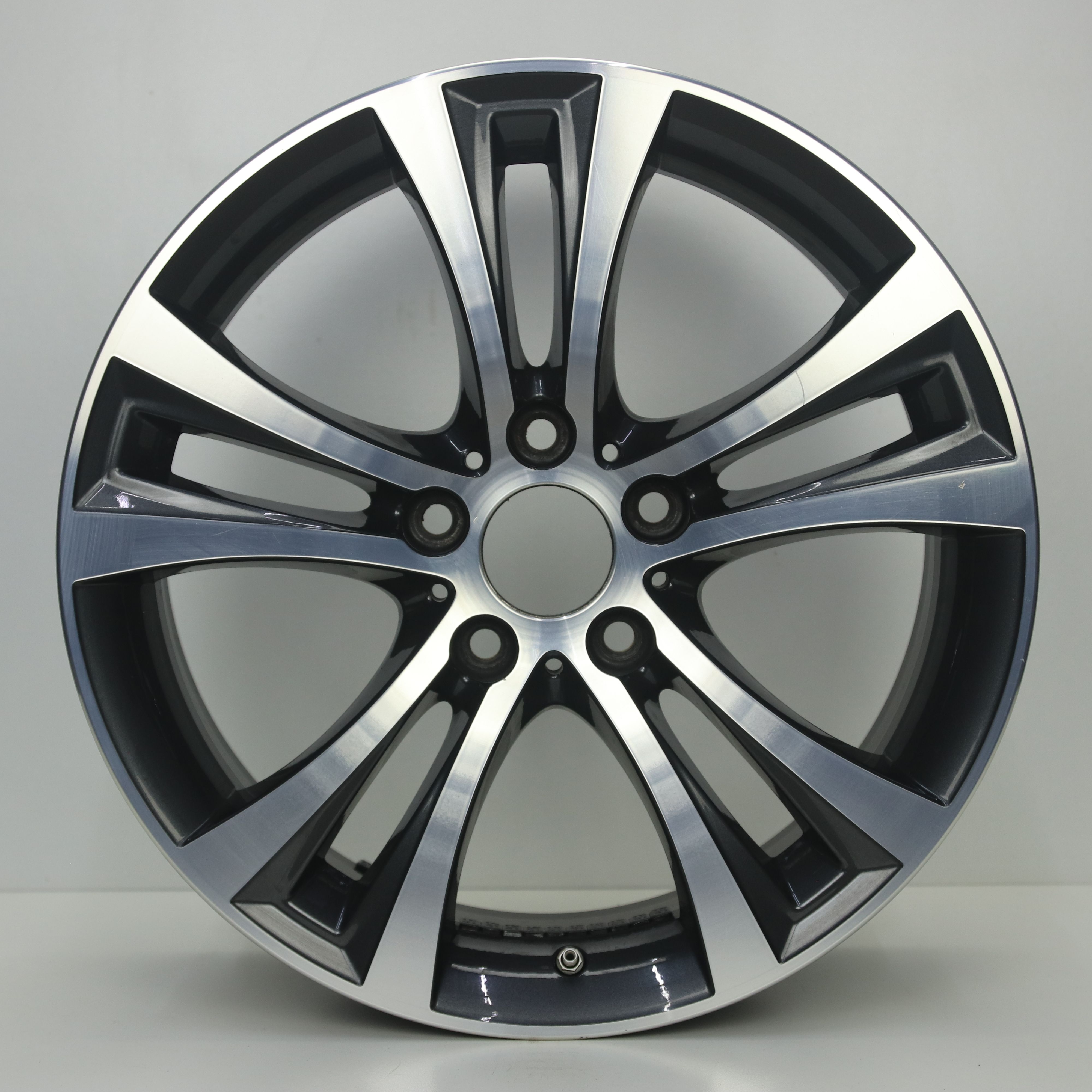 OS1007684 Originele 18 inch lichtmetalen BMW 2-serie styling 384 velgen 7.50X18 5X120 ET45.0 NB72.60 Antraciet Gepolijst