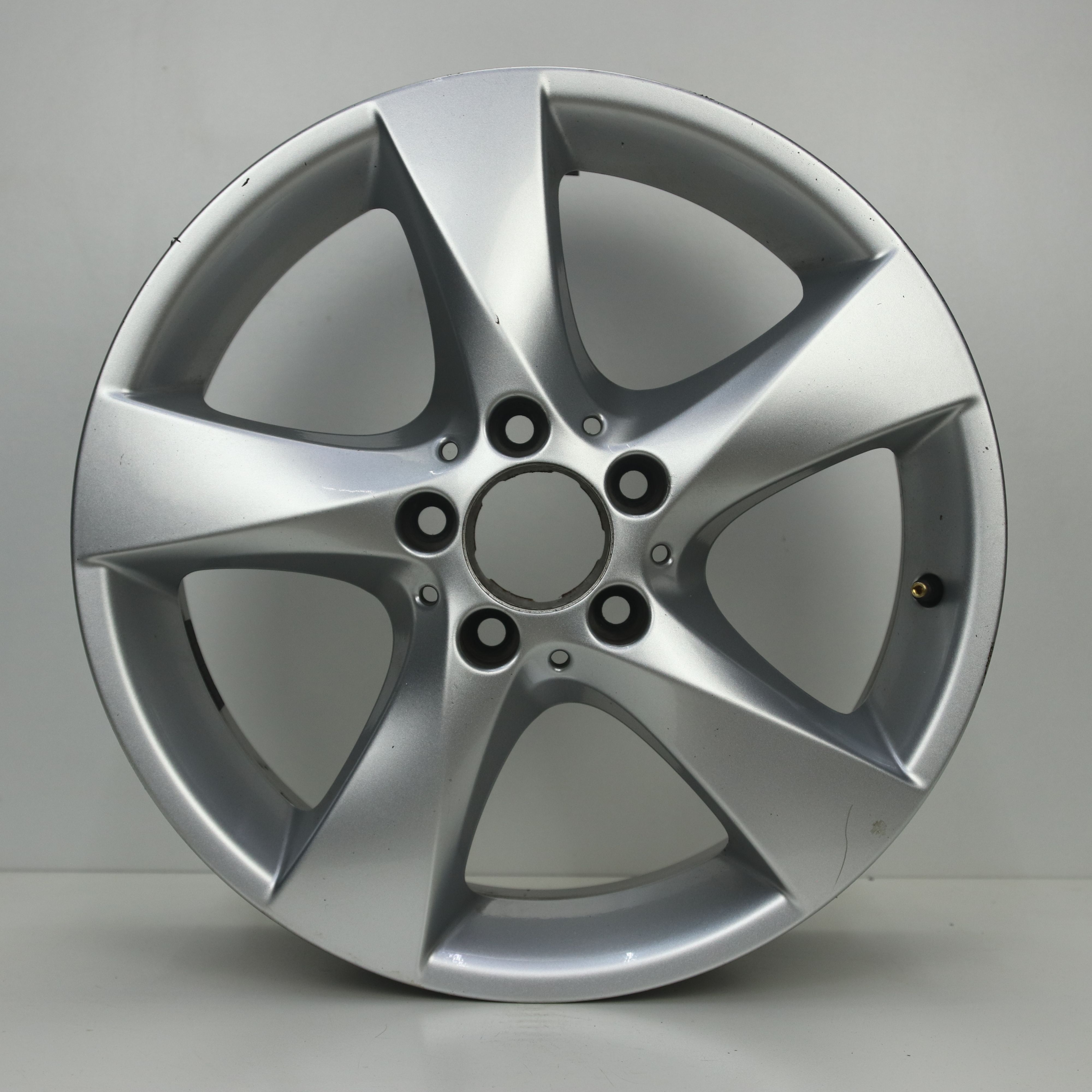 OS1007778 Originele 17 inch lichtmetalen Mercedes-Benz V-klasse velgen 7.00X17 5X112 ET51.0 NB66.60 Zilver
