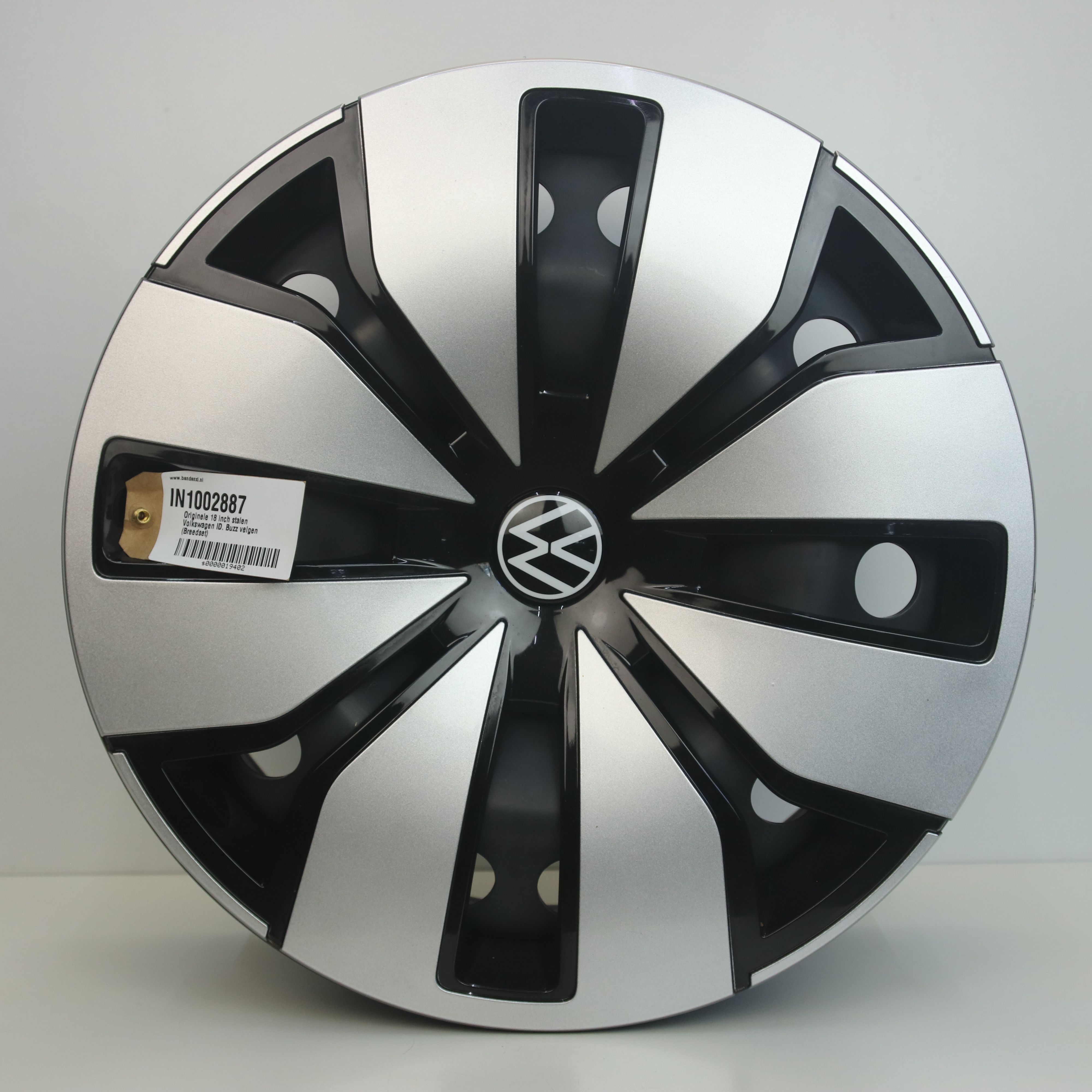 IN1002887 Originele 18 inch stalen Volkswagen ID. Buzz velgen (Breedset) 8.00X18 5X112 ET45.0 NB57.10 Zwart