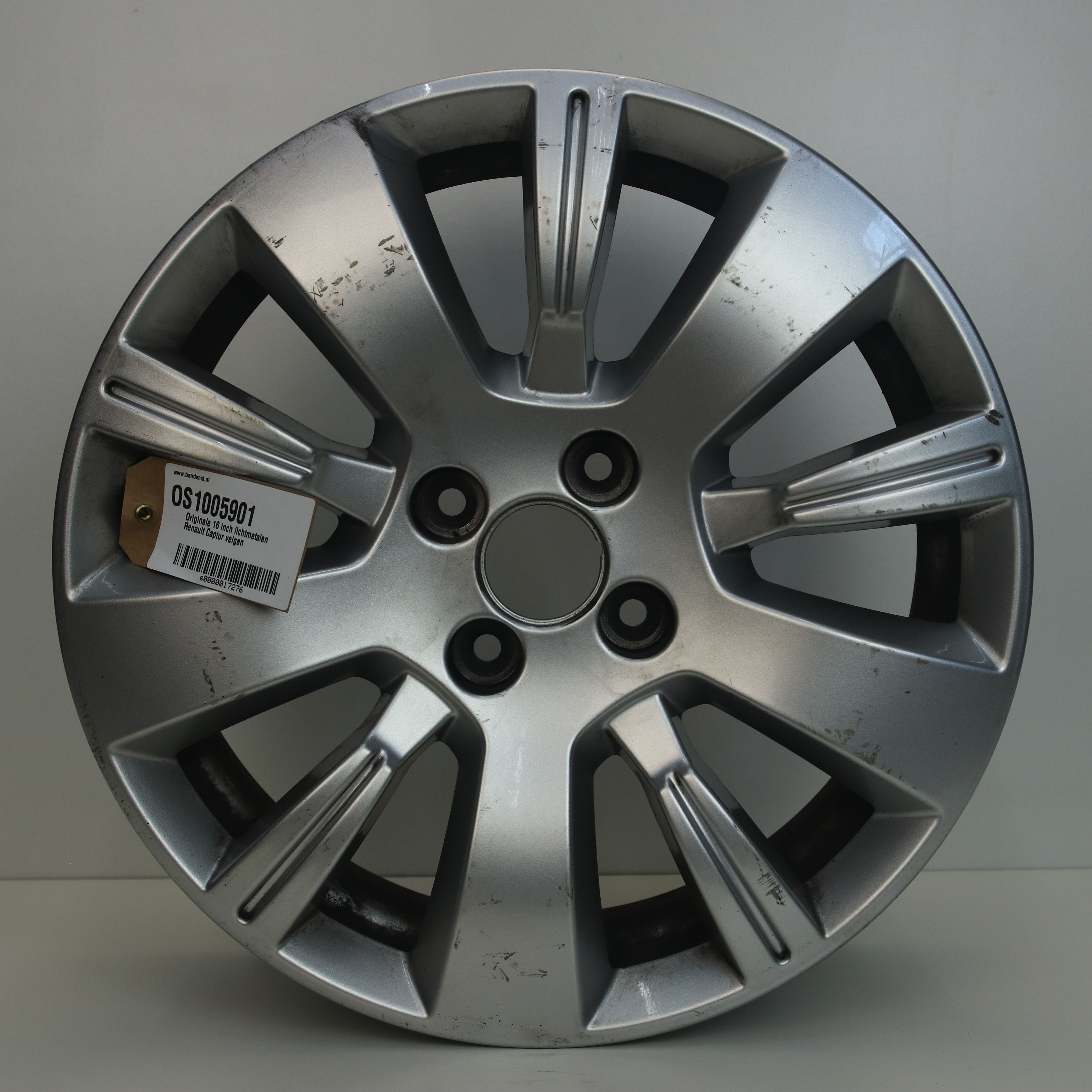 OS1005901 Originele 16 inch lichtmetalen Renault Captur velgen 6.50X16 4X100 ET40.0 NB60.10 Zilver
