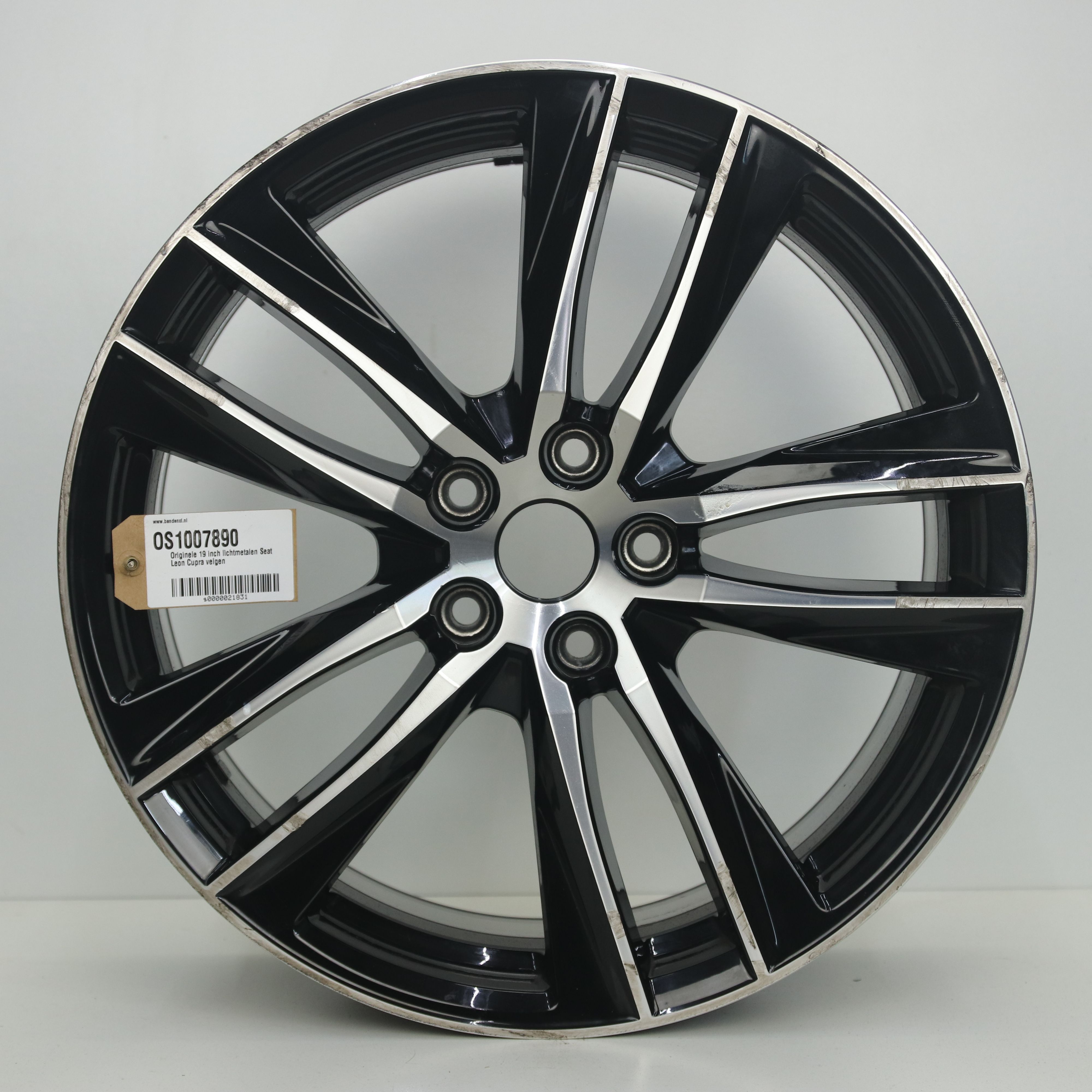OS1007890 Originele 19 inch lichtmetalen Seat Leon Cupra velgen 8.00X19 5X112 ET50.0 NB57.10 Zwart gepolijst
