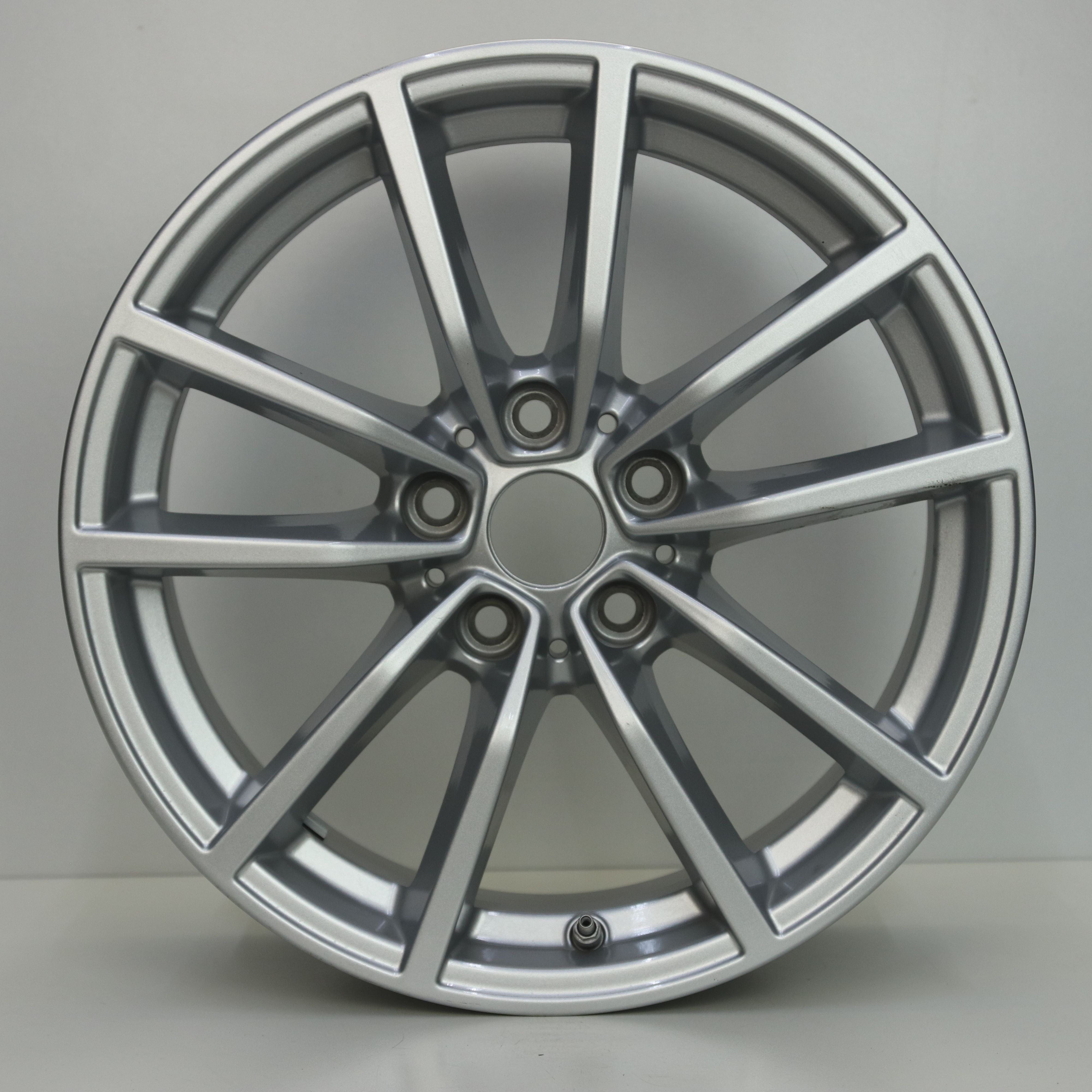 OS1007312 Originele 17 inch lichtmetalen BMW 3-serie styling 778 velgen 7.50X17 5X112 ET30.0 NB66.60 Zilver