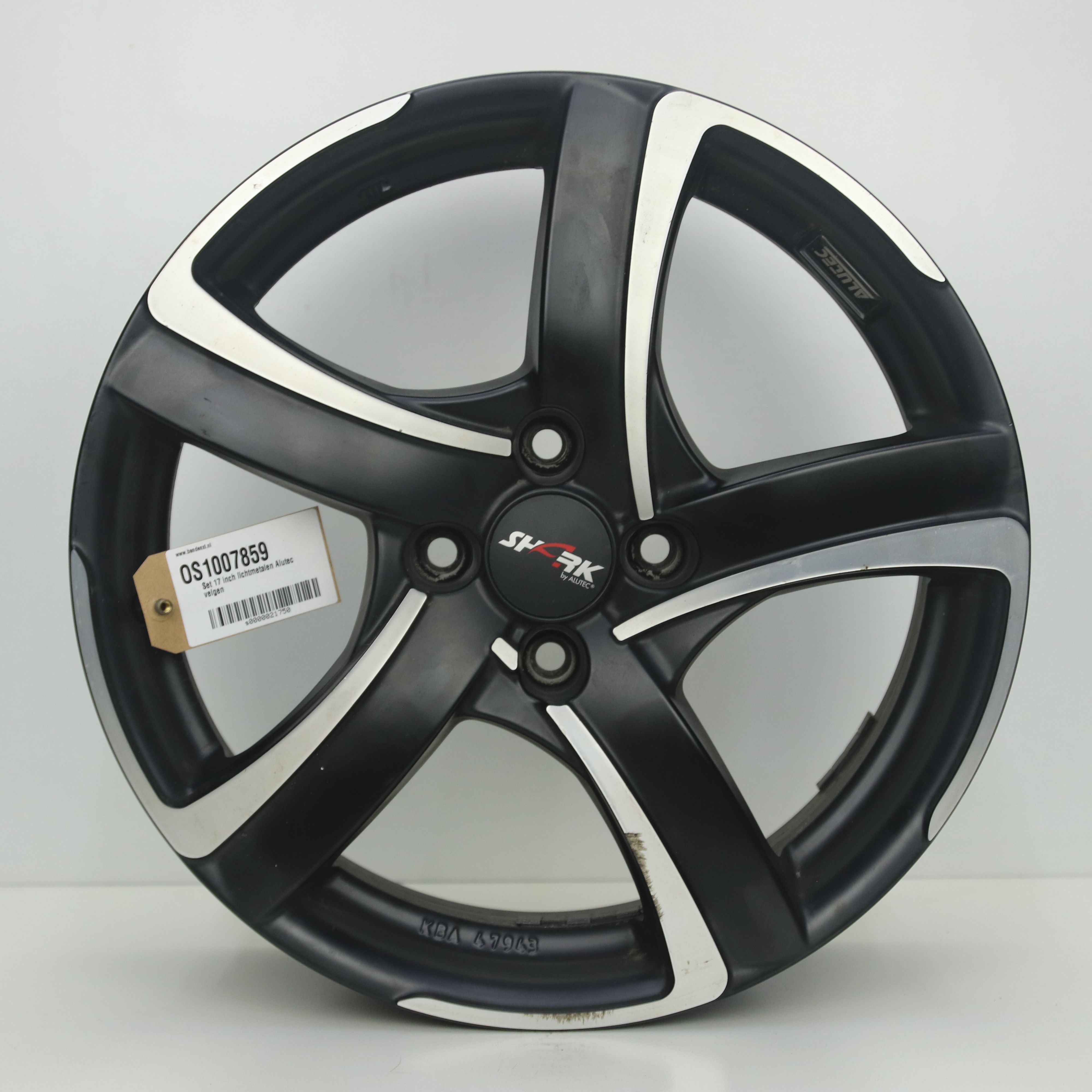 OS1007859 Set 17 inch lichtmetalen Alutec velgen 7.00X17 4X108 ET45.0 NB63.40 Mat zwart gepolijst