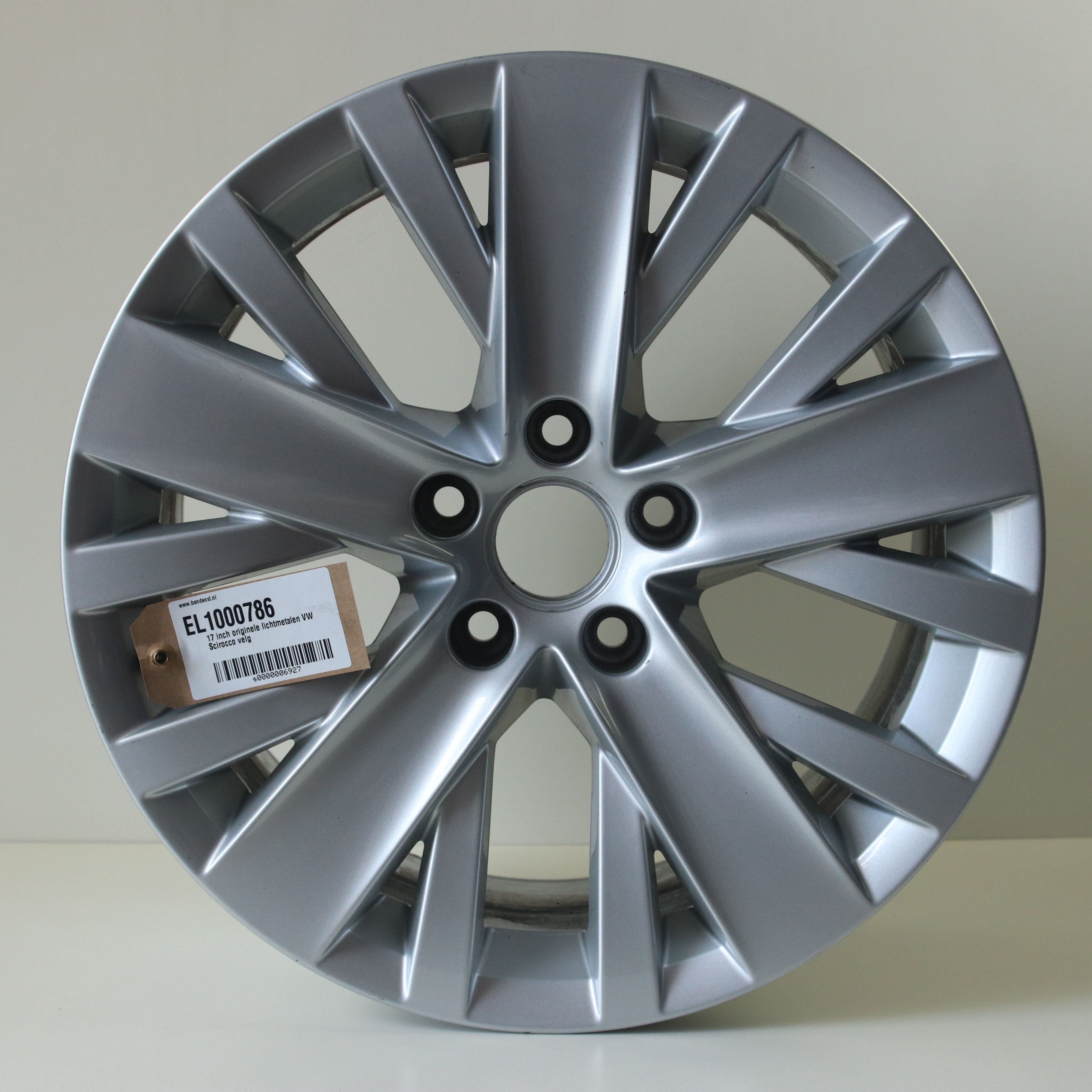 EL1000786 17 inch originele lichtmetalen Volkswagen Scirocco Donington velg 8.00X17 5X112 ET41.0 NB57.10 Zilver