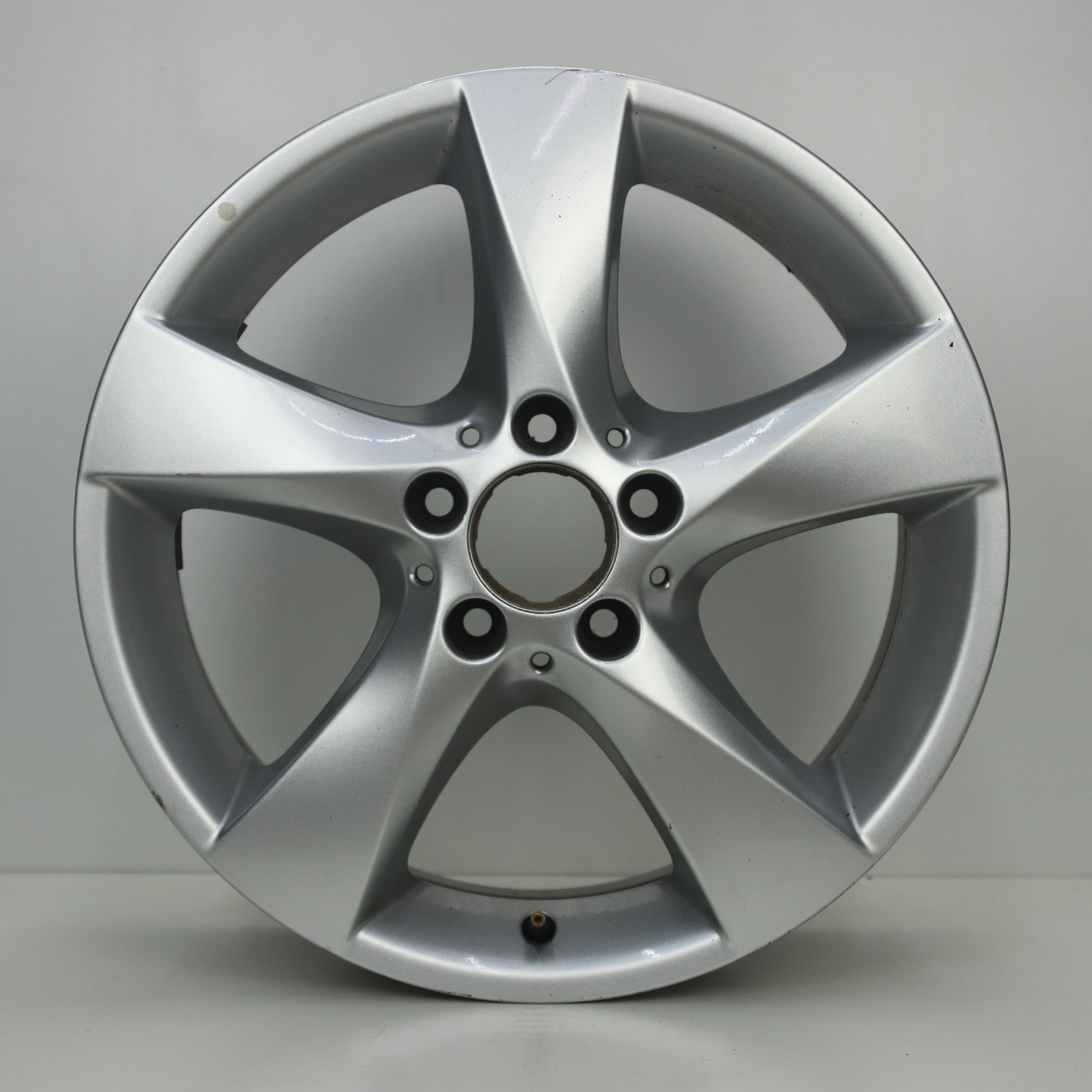 OS1007778 Originele 17 inch lichtmetalen Mercedes-Benz V-klasse velgen 7.00X17 5X112 ET51.0 NB66.60 Zilver