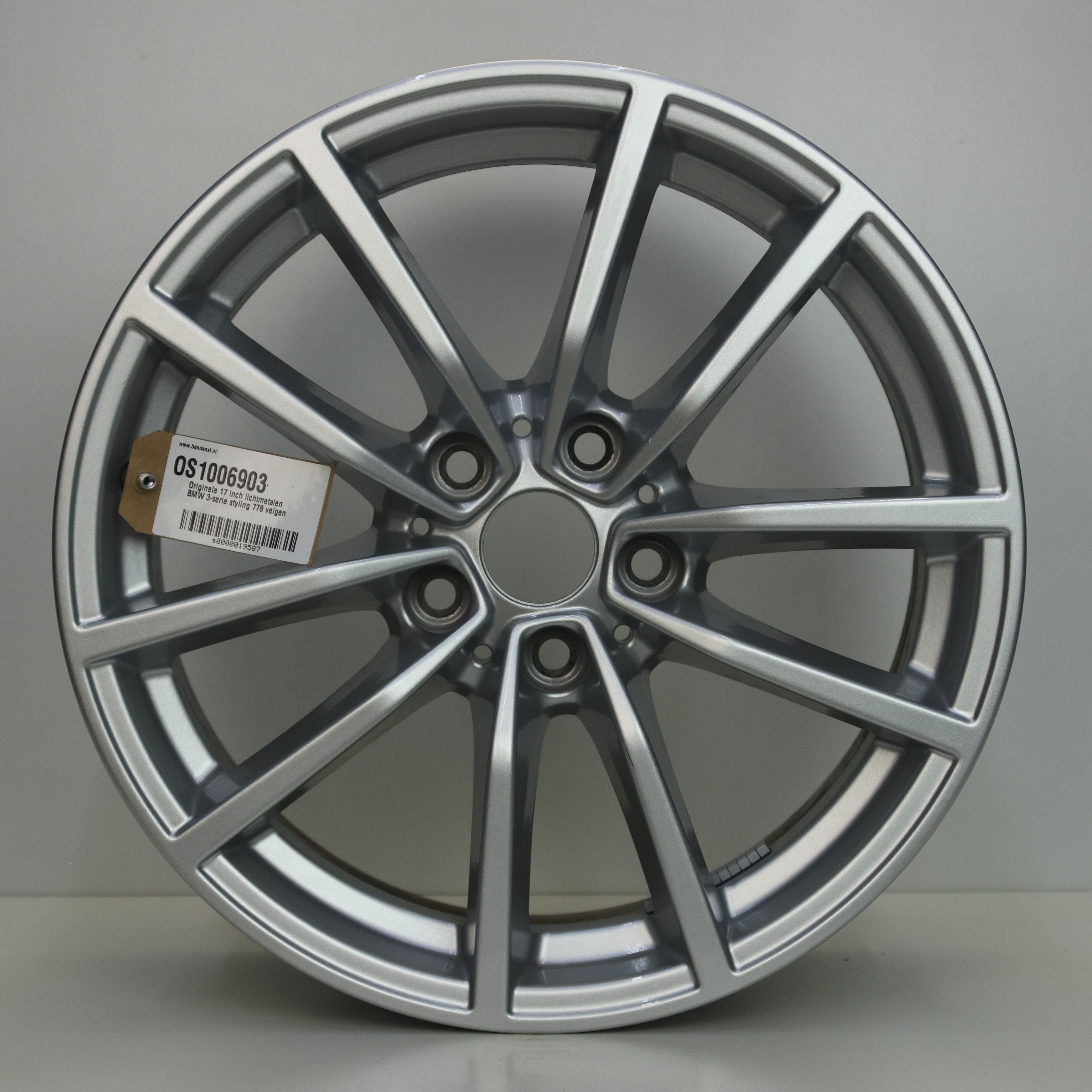 OS1006903 Originele 17 inch lichtmetalen BMW 3-serie styling 778 velgen 7.50X17 5X112 ET30.0 NB66.60 Zilver