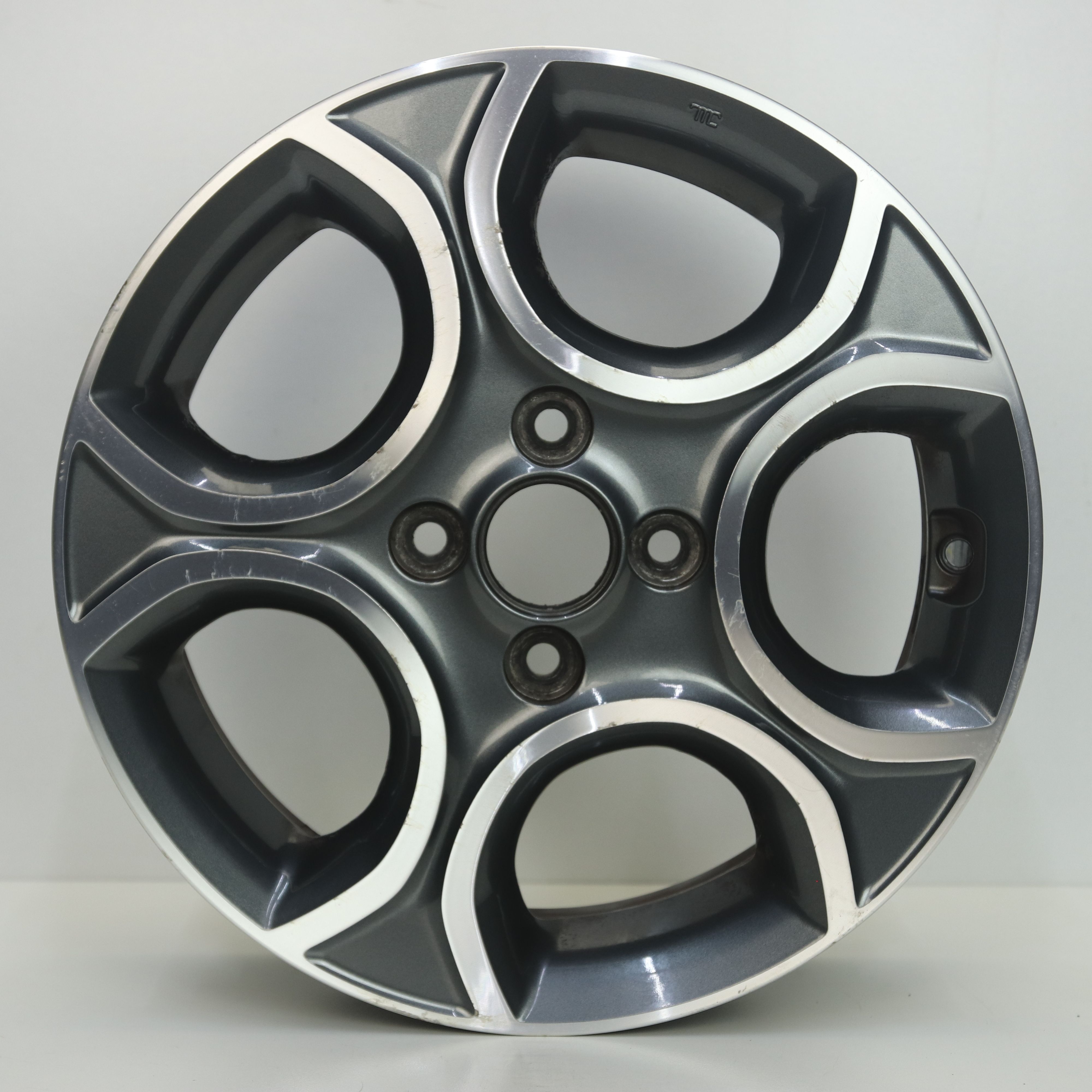 IN1002988 Originele 15 inch lichtmetalen Kia Picanto velgen 5.50X15 4X100 ET52.0 NB54.10 Antraciet Gepolijst