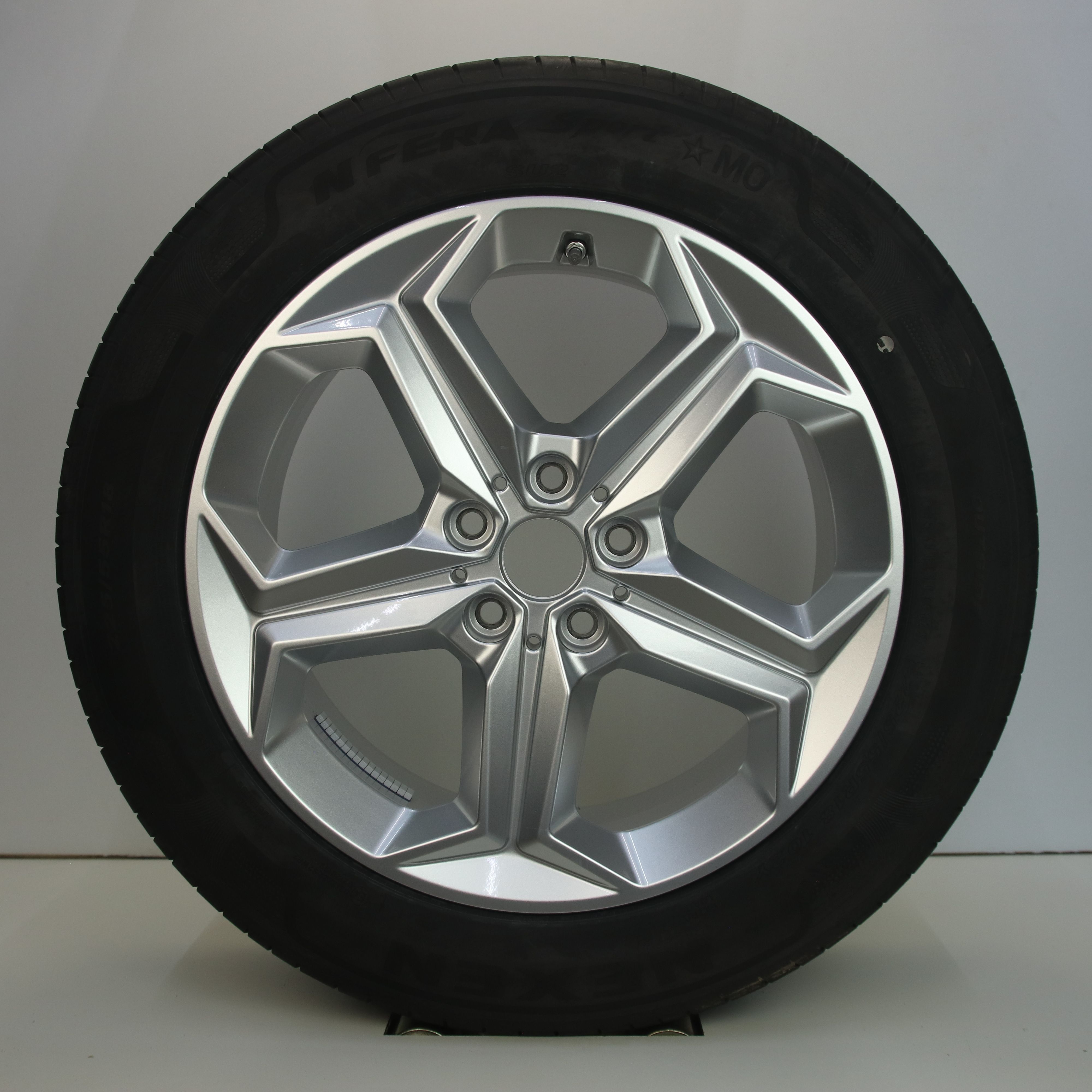 OS1007283 Originele 18 inch lichtmetalen BMW X1 styling 865 velgen 7.50X18 5X112 ET50.0 NB66.60 Zilver