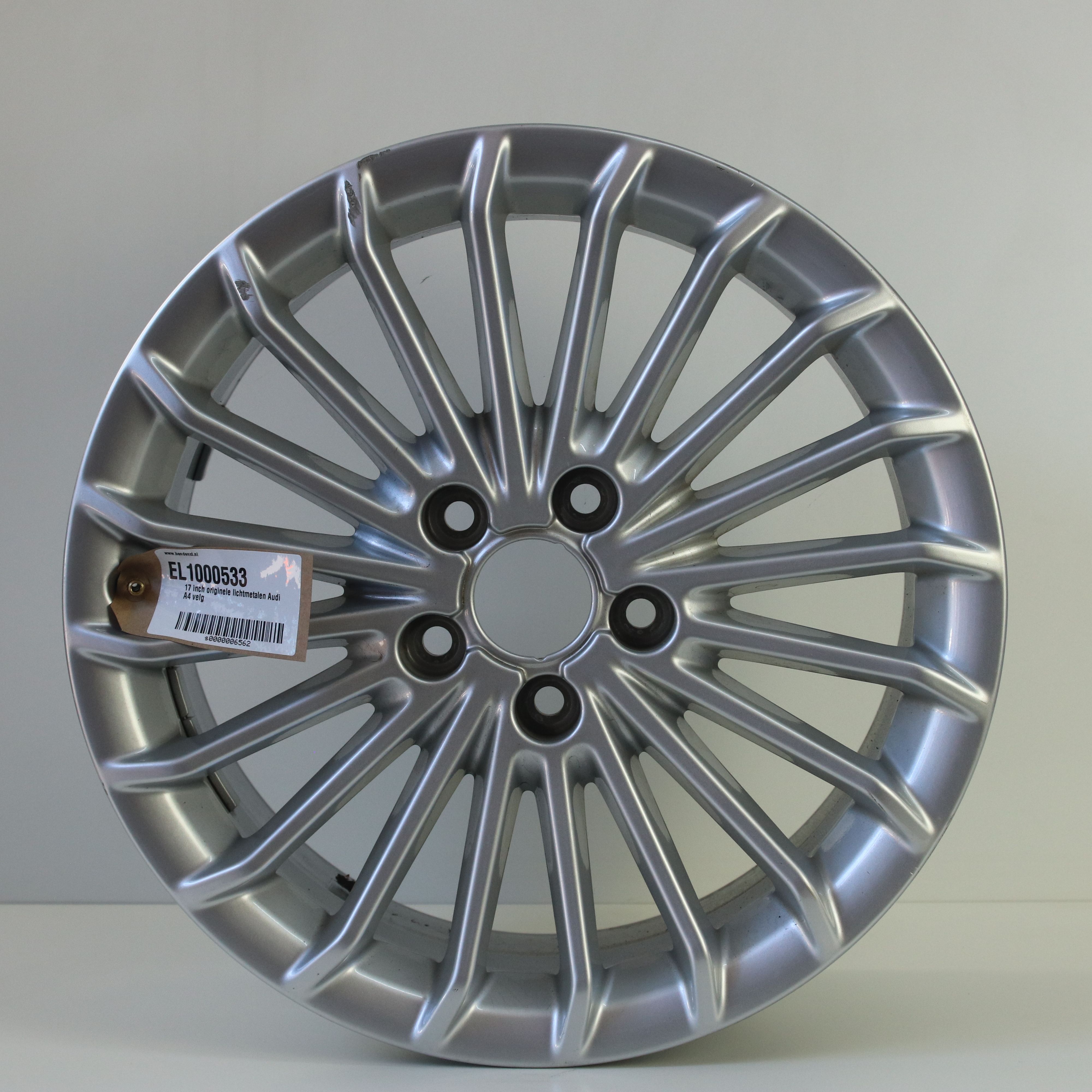 EL1000533 17 inch originele lichtmetalen Audi A4 velg 7.00X17 5X112 ET46.0 NB66.50 Zilver