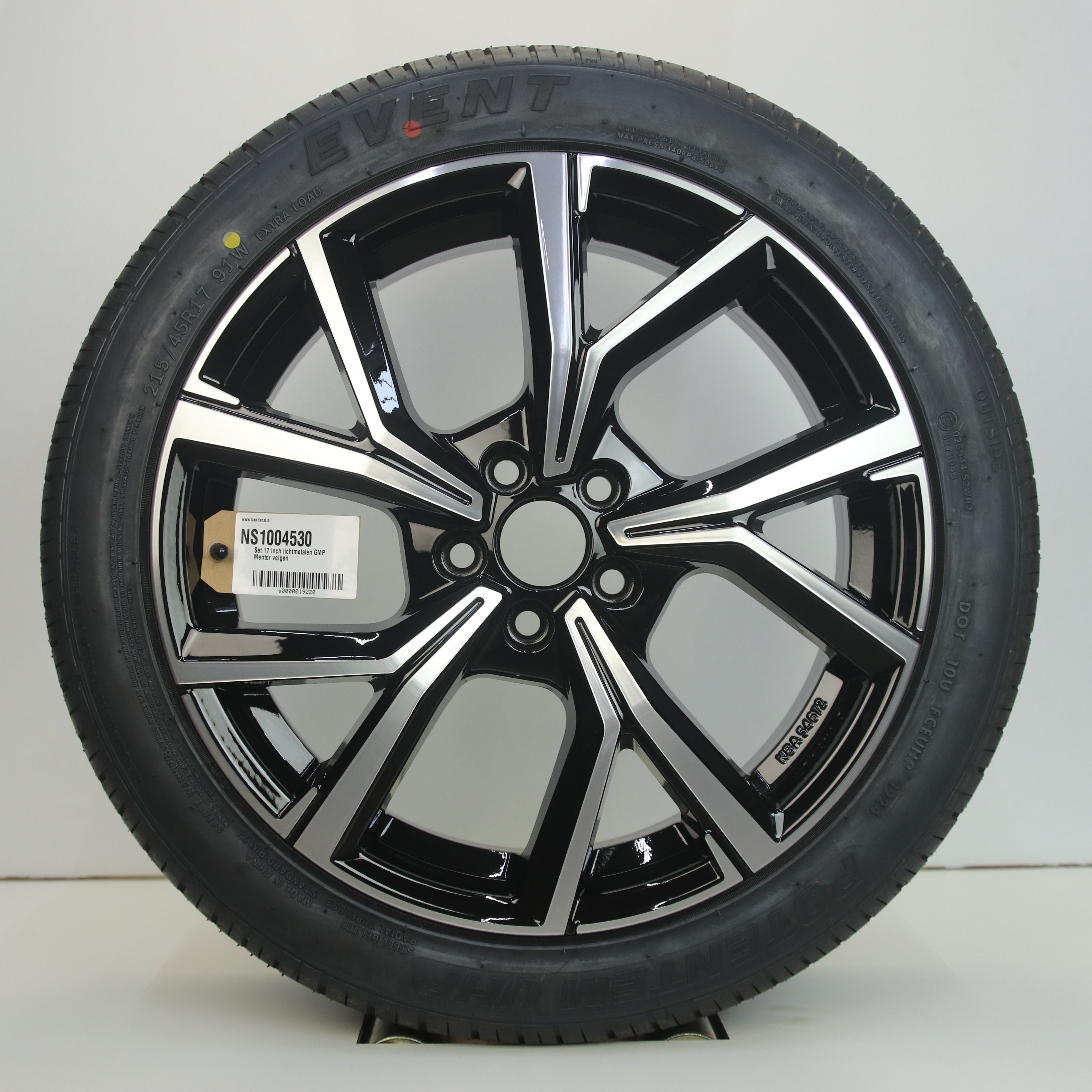 NS1004530 Set 17 inch lichtmetalen GMP Mentor velgen 7.00X17 5X100 ET45.0 NB57.10 Zwart gepolijst