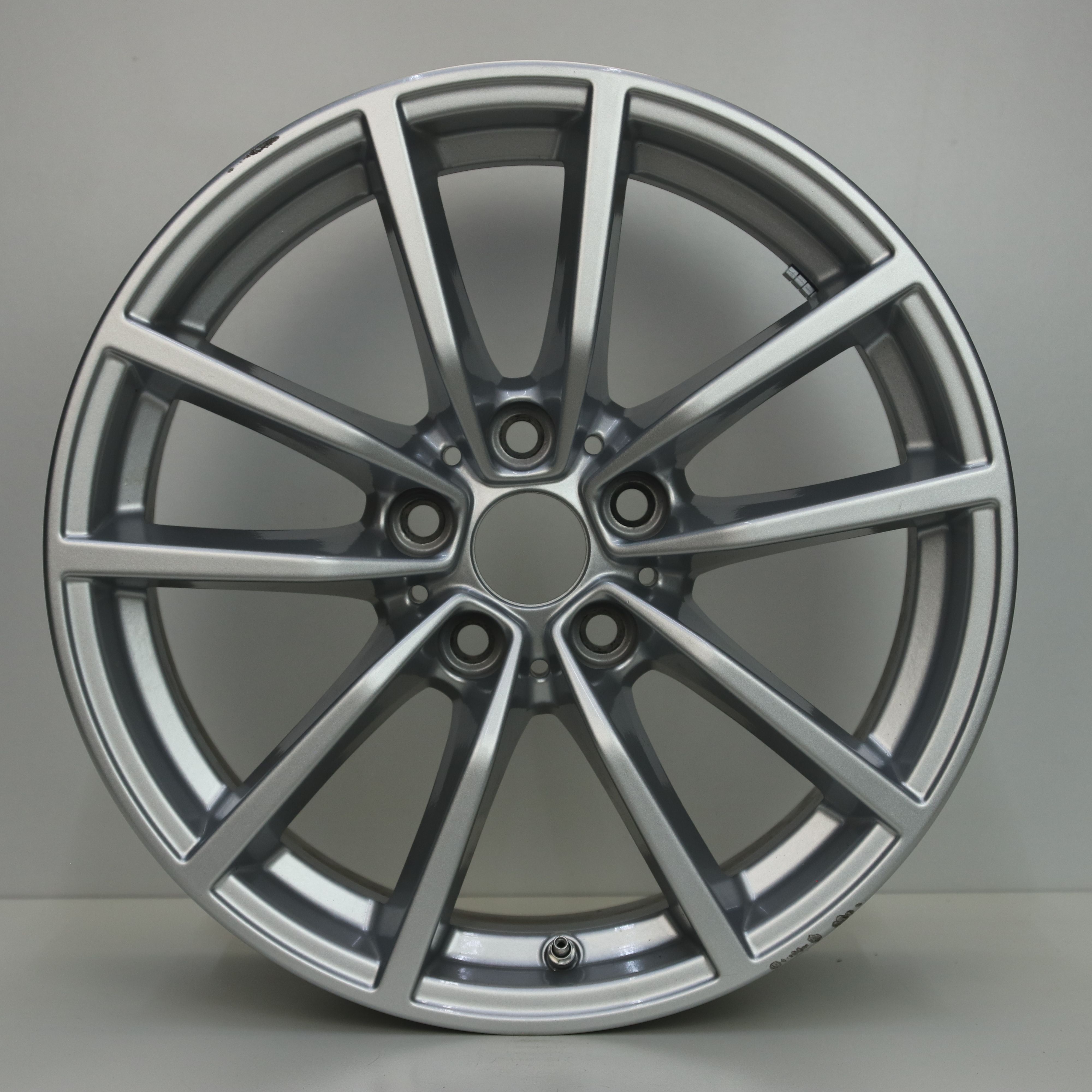 OS1006903 Originele 17 inch lichtmetalen BMW 3-serie styling 778 velgen 7.50X17 5X112 ET30.0 NB66.60 Zilver