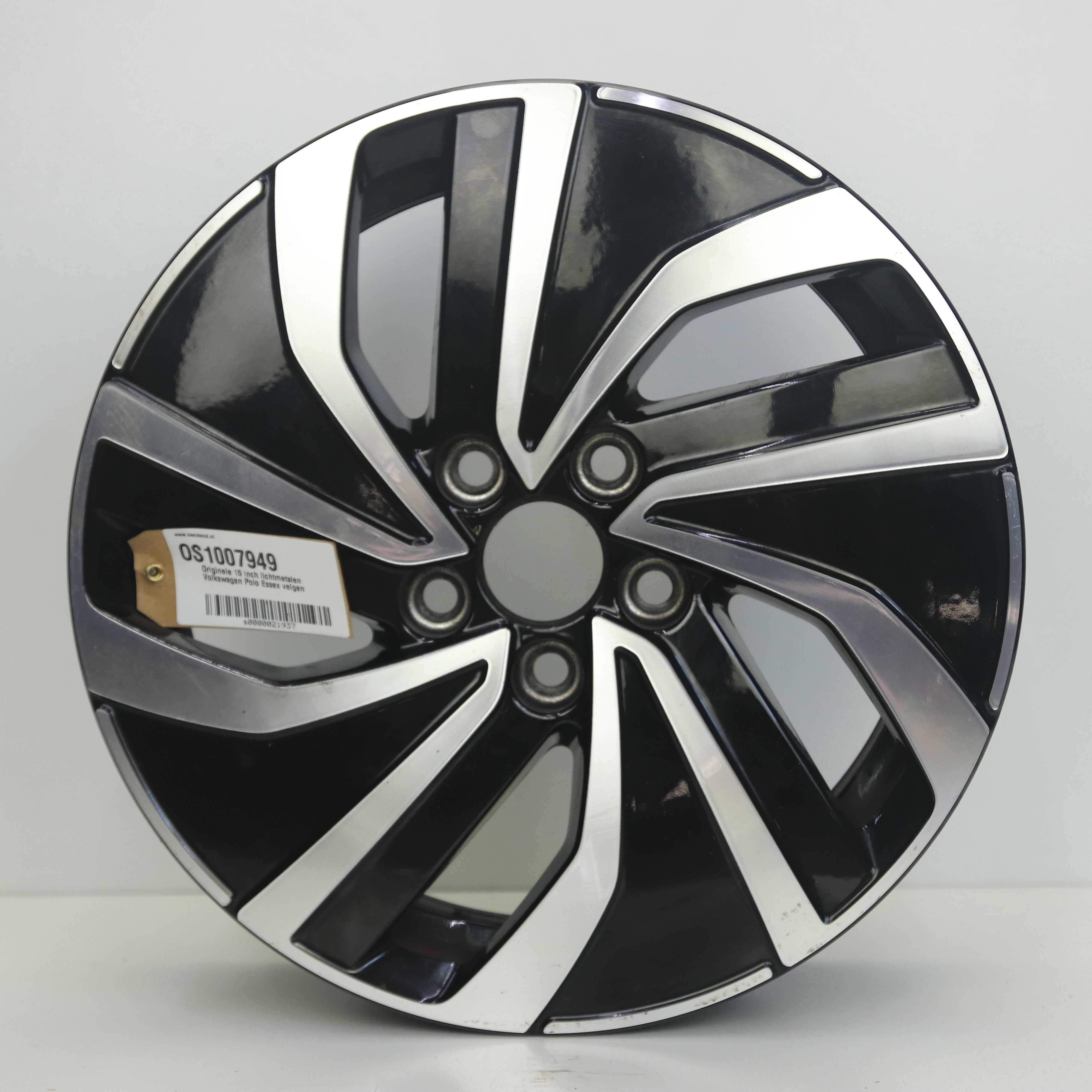 OS1007949 Originele 15 inch lichtmetalen Volkswagen Polo Essex velgen 5.50X15 5X100 ET40.0 NB57.10 Zwart gepolijst