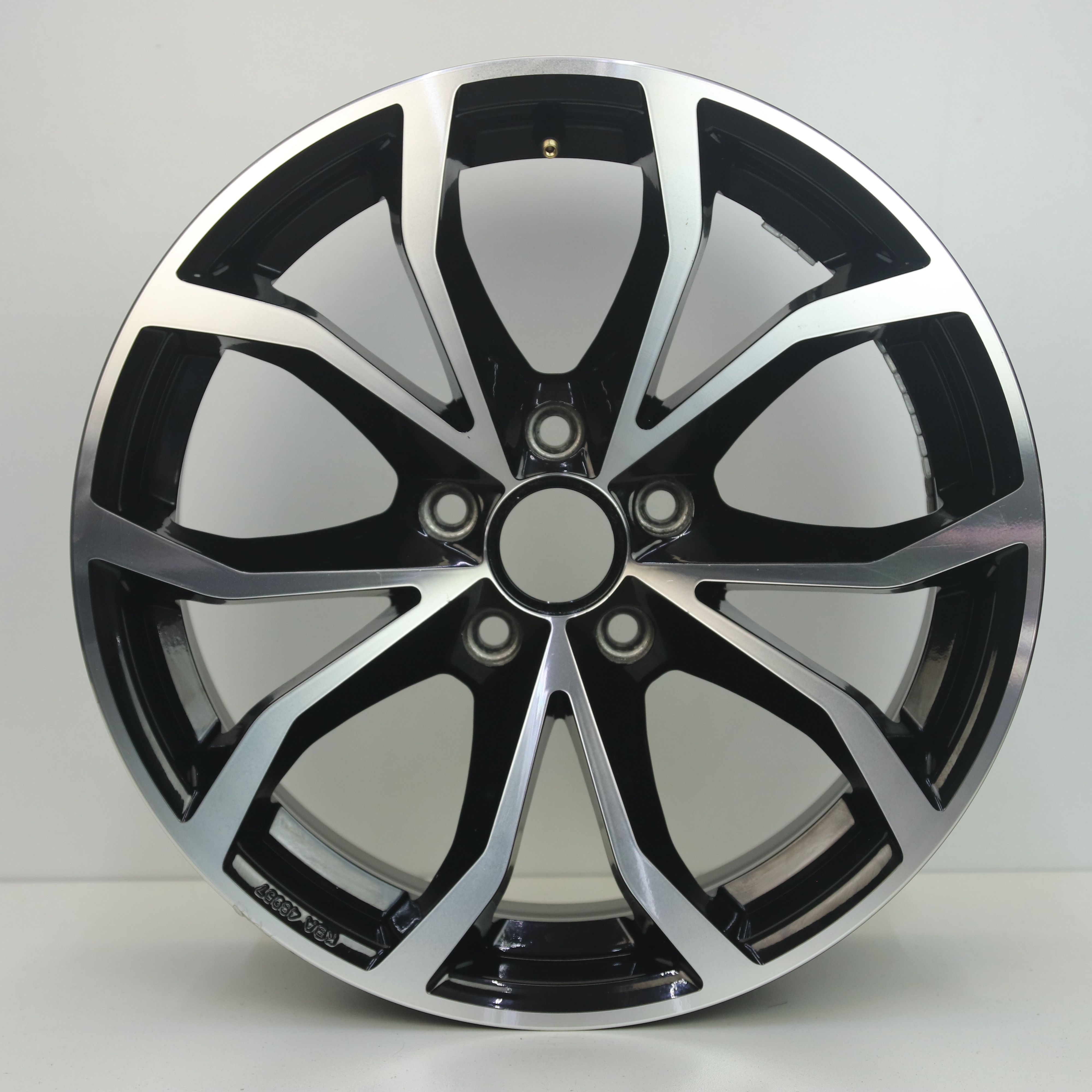 OS1007211 Set 17 inch lichtmetalen universele velgen 8.00X17 5X112 ET35.0 NB72.50 Zwart gepolijst