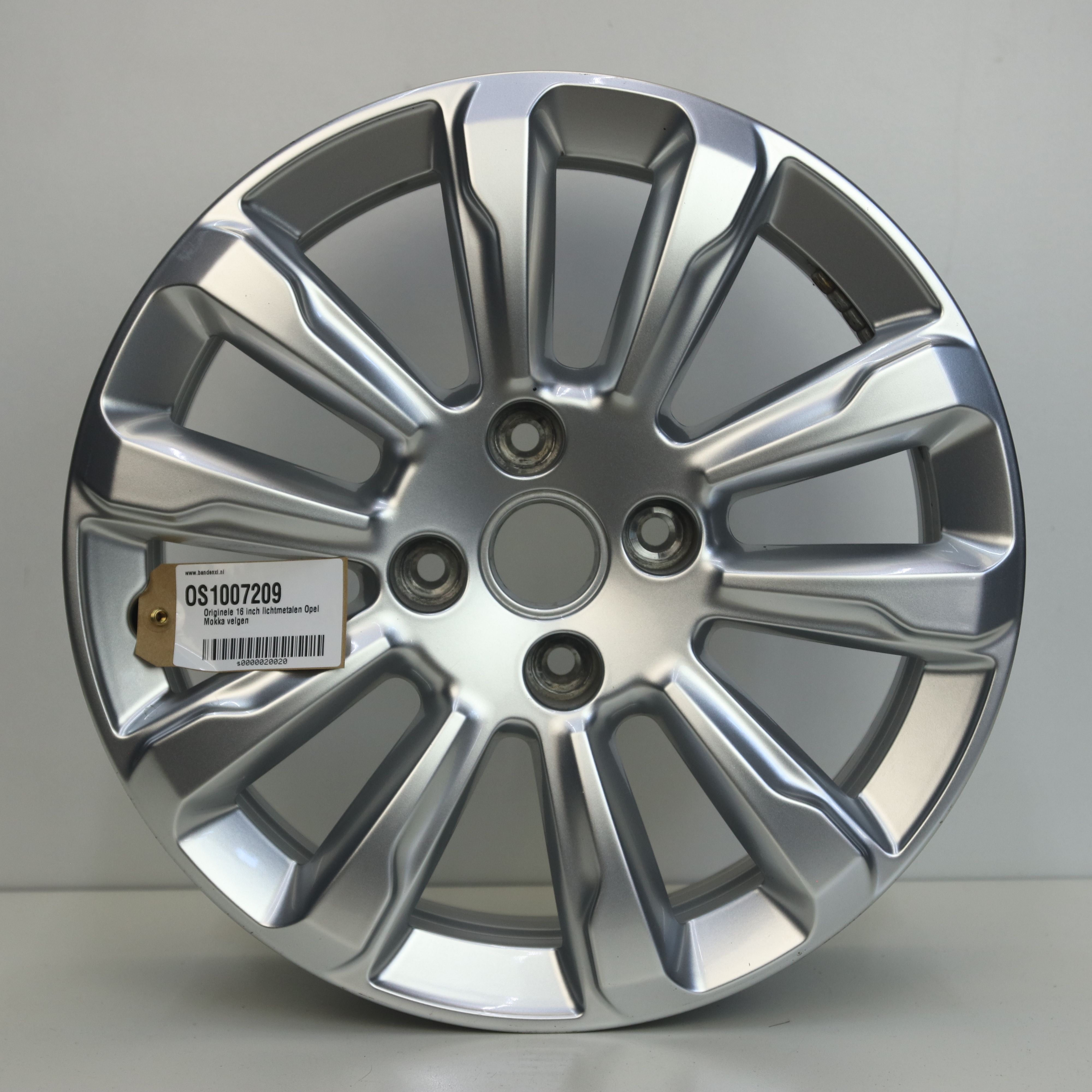OS1007209 Originele 16 inch lichtmetalen Opel Mokka velgen 6.50X16 4X108 ET32.0 NB65.10 Zilver