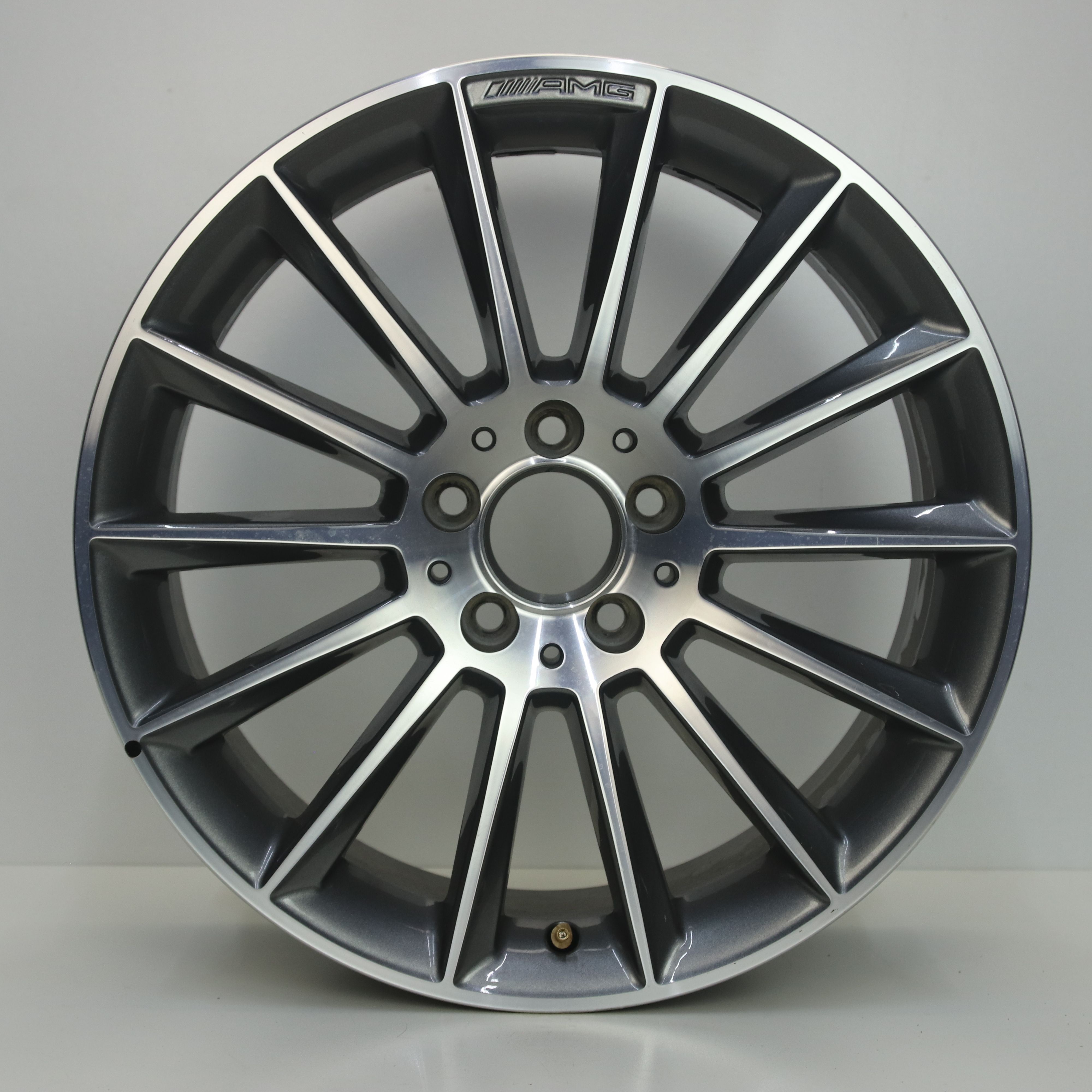 OS1007346 Originele 18 inch lichtmetalen Mercedes-Benz SLK-Klasse velgen (breedset) 8.00X18 5X112 ET43.0 NB66.60 Antraciet Gepolijst