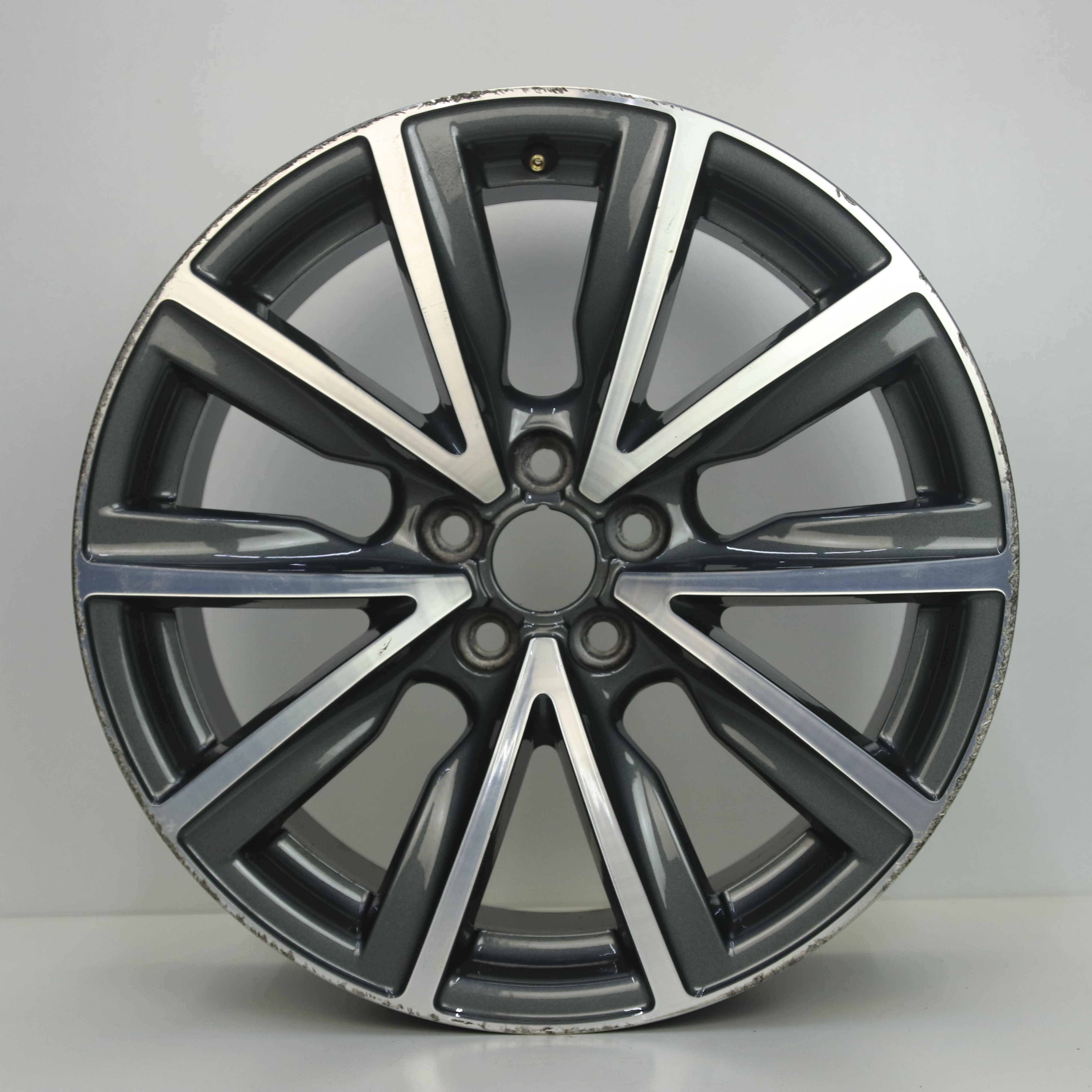 OS1007493 Originele 17 inch lichtmetalen Audi A1 velgen 7.50X17 5X100 ET36.0 NB57.10 Antraciet Gepolijst