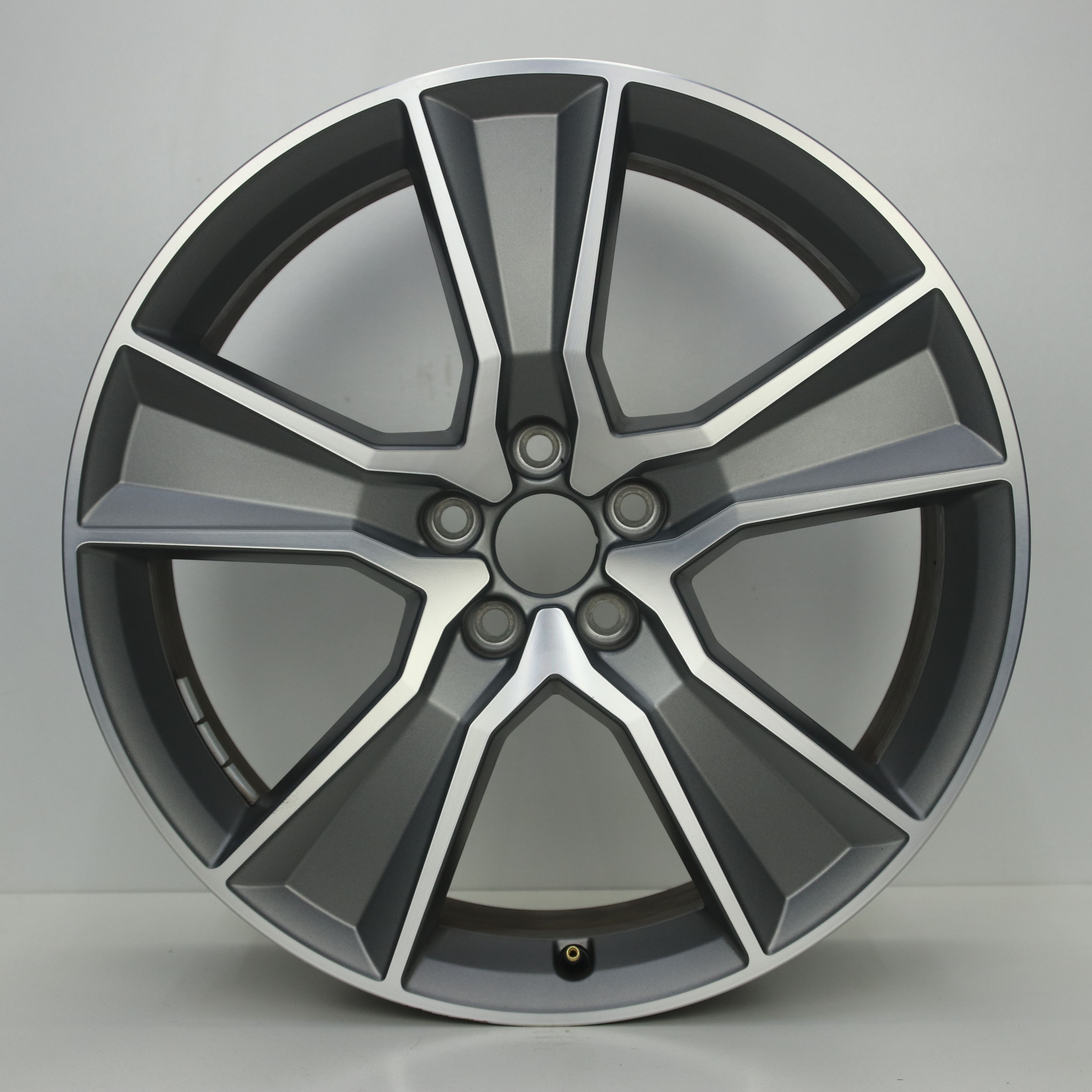 OS1007652 Originele 20 inch lichtmetalen Audi Q5 velgen 8.00X20 5X112 ET39.0 NB66.60 Mat antraciet gepolijst